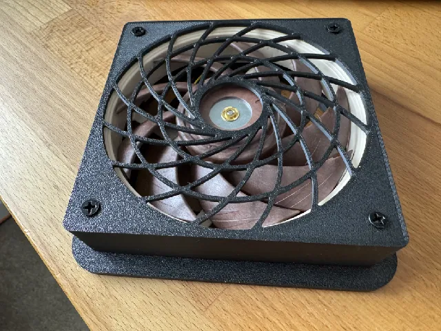 Integrated cover and grill for Noctua NF-A12x25