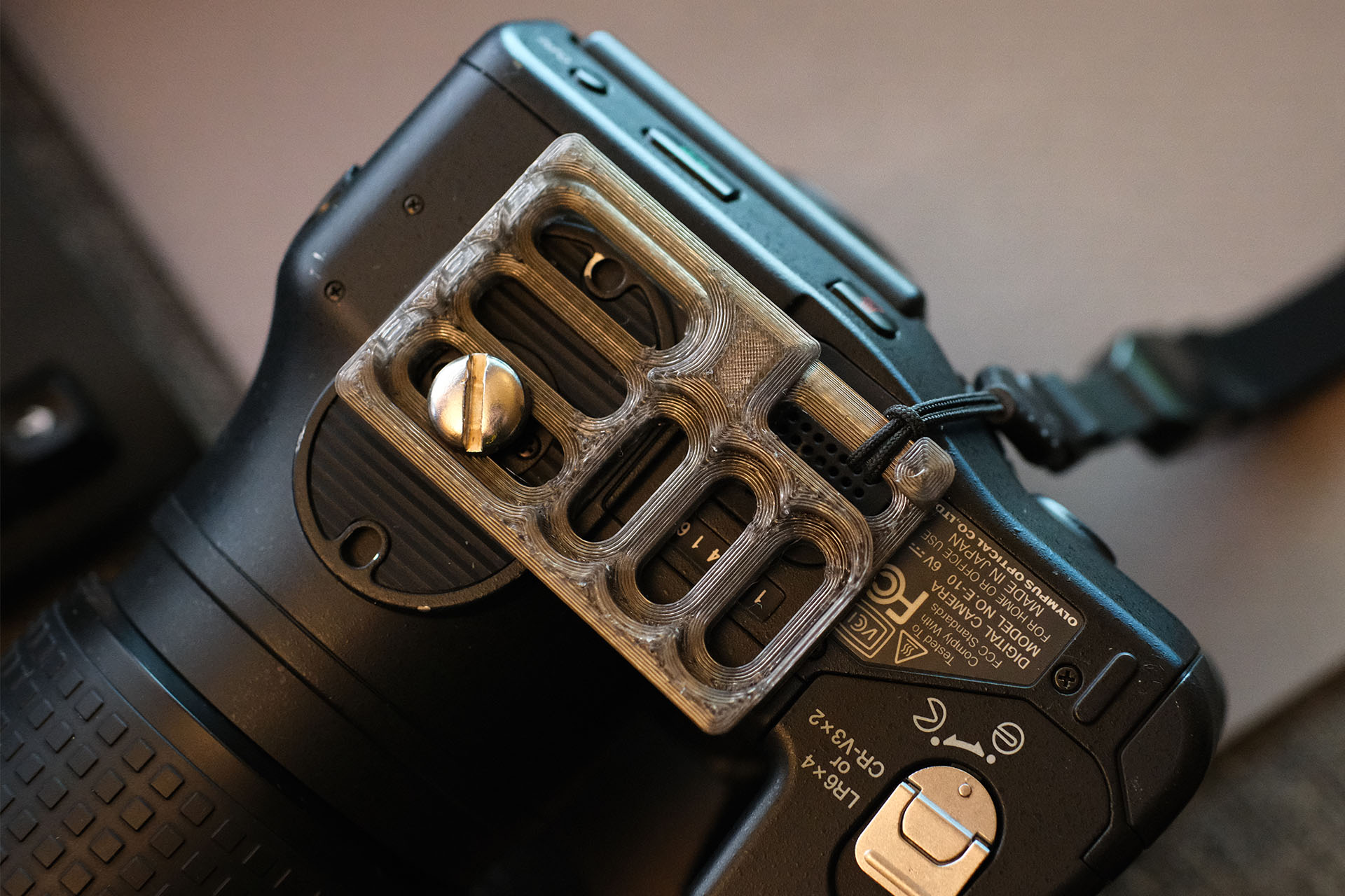 Less-Compact Versatile Arca Tripod Plate