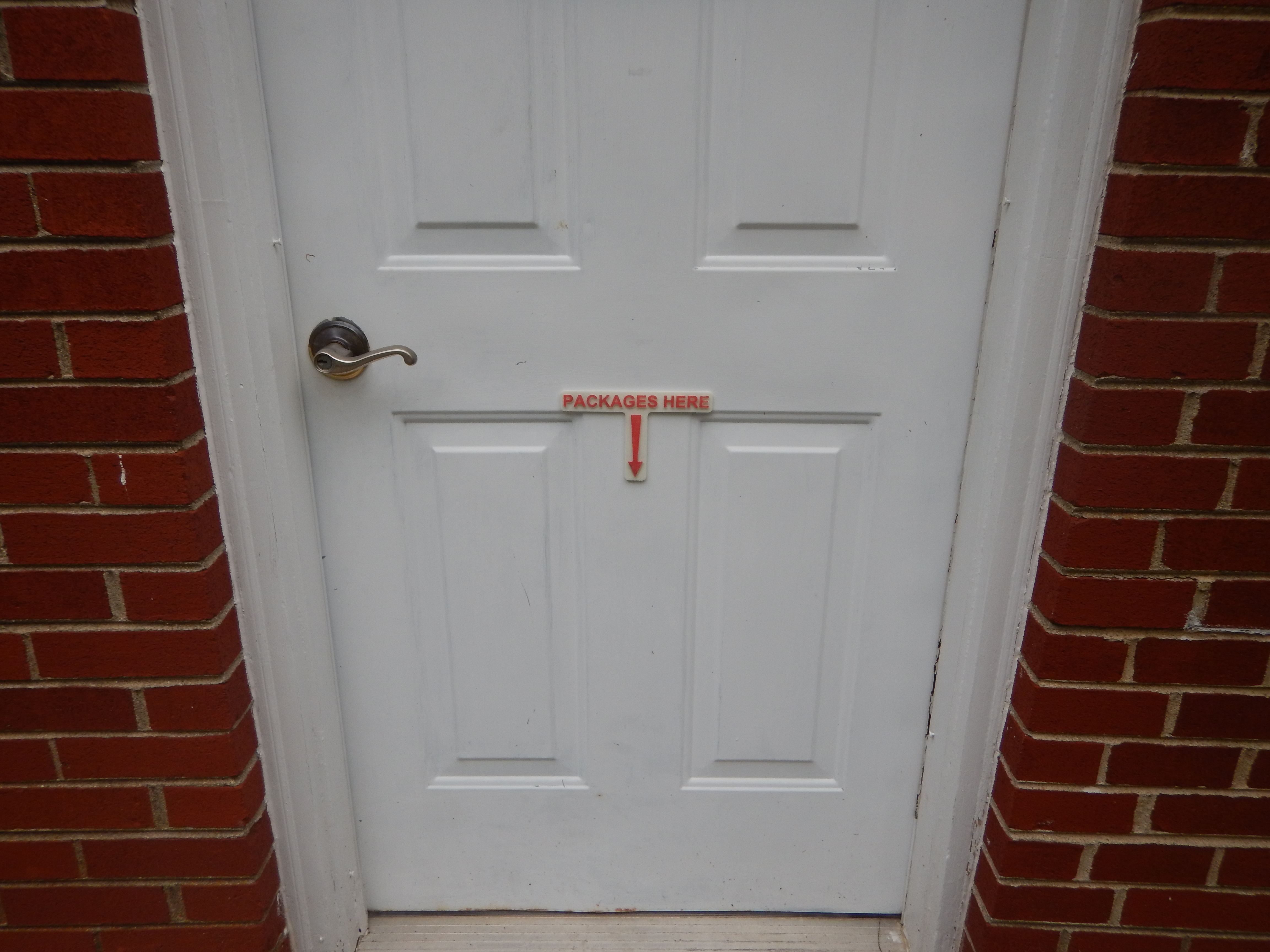 "Packages Here" Sign — miniatura 2