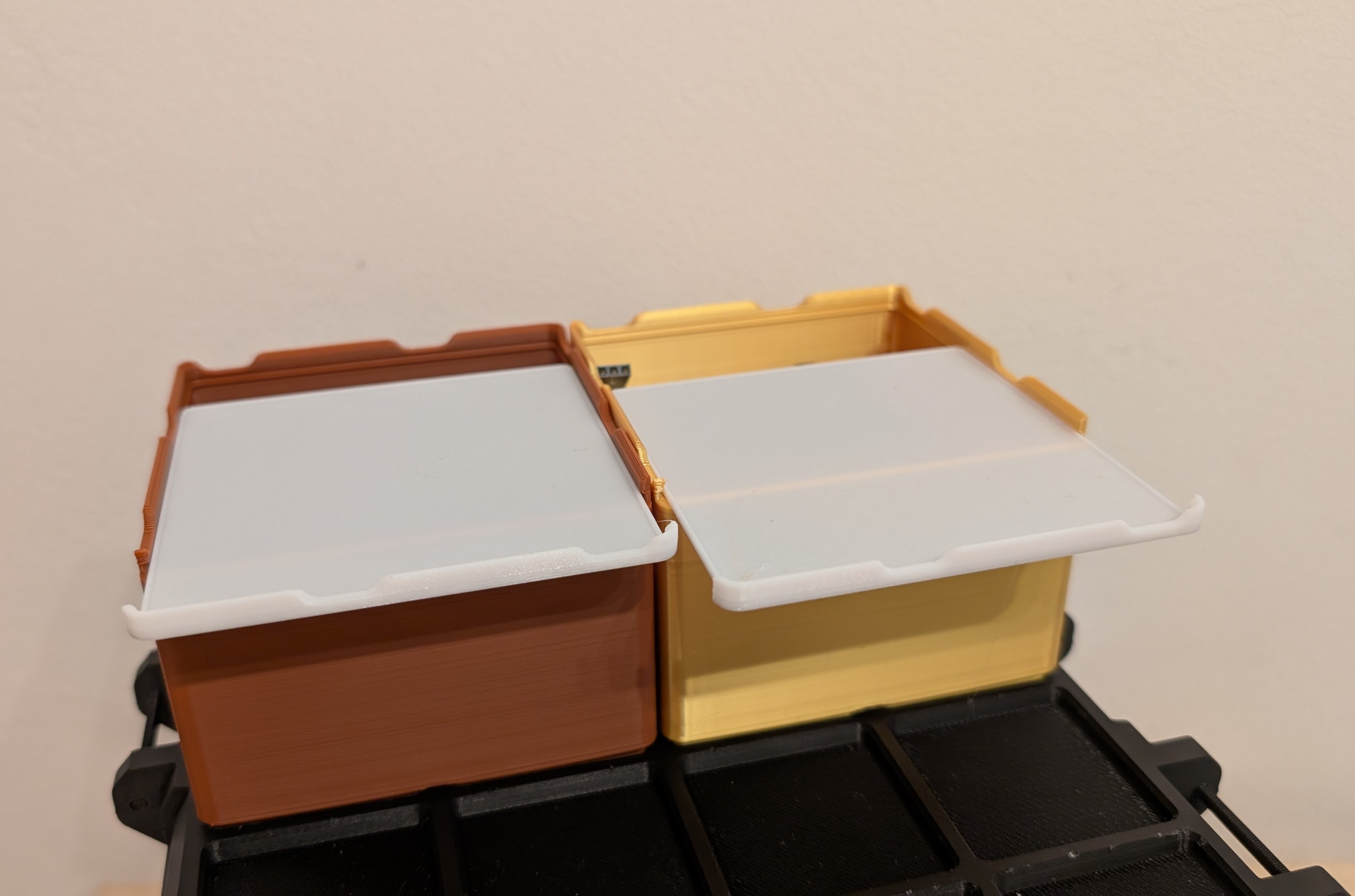 Gridfinity Bins with Lids (parametric remix) - script fix