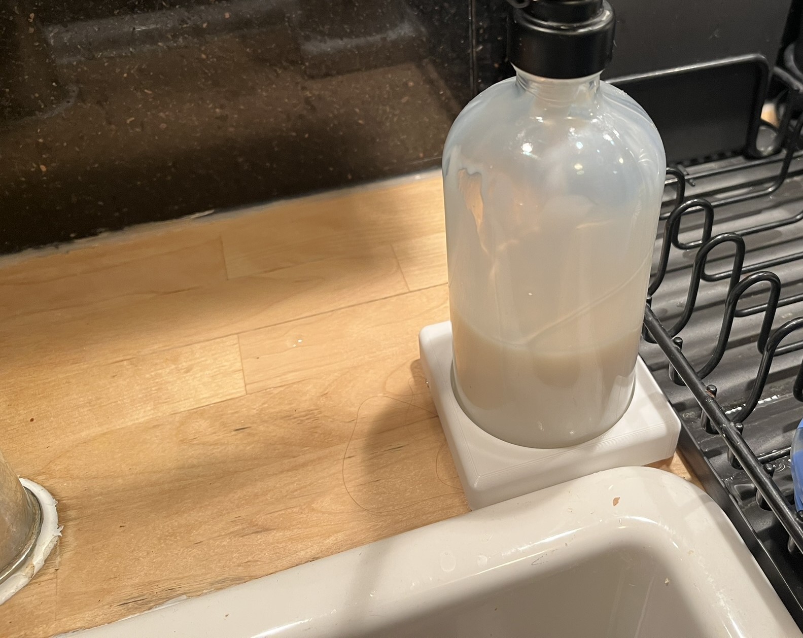 Kitchen caddy v1: single bottle