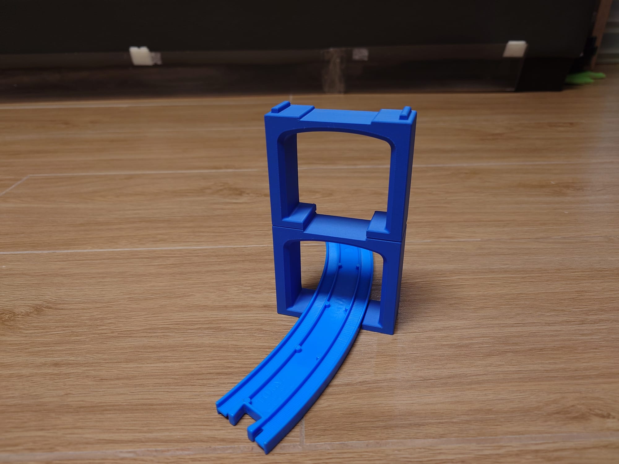 TOMY Plarail stackable block pier