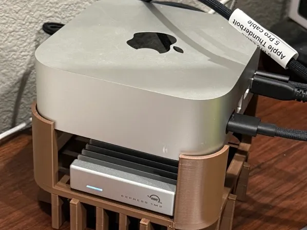 Mac Mini M4 Stand with room underneath (SSD etc.) - Fusion360 design included