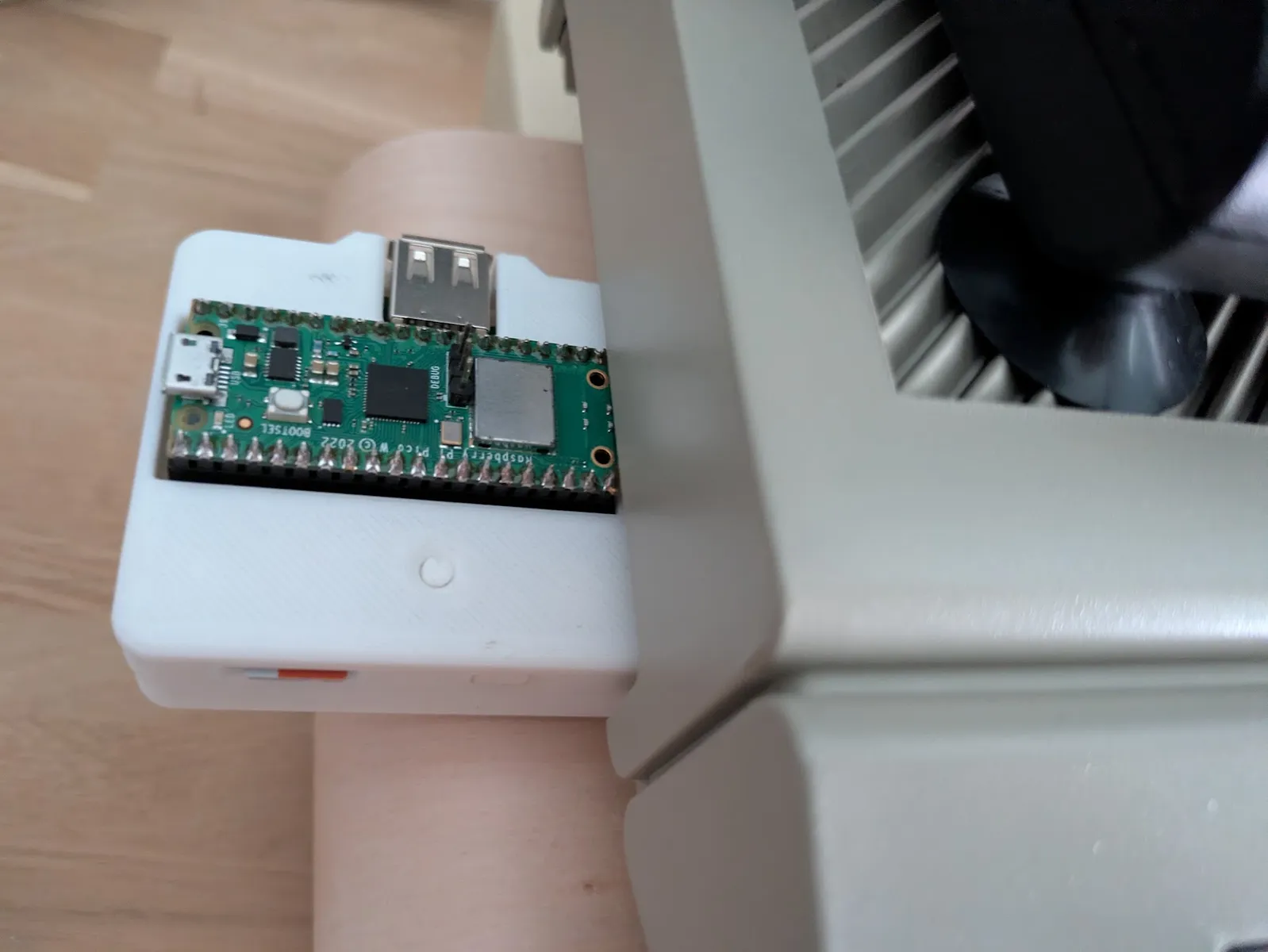 V3 Shell with cutout for Pico by @StephenBlyth_4800925