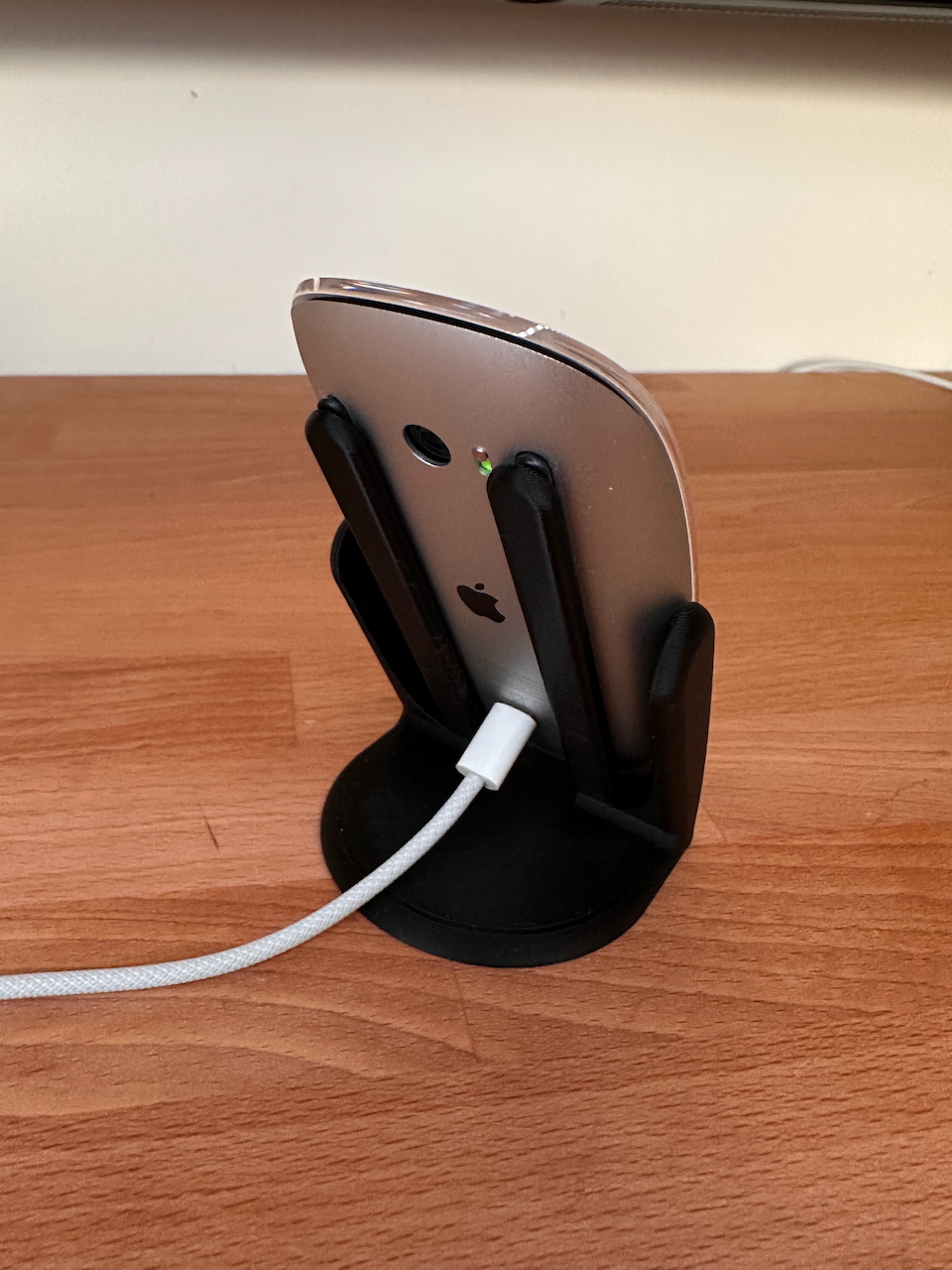 Miniatura 3 do modelo 3D Magic Mouse (Charging) Stand