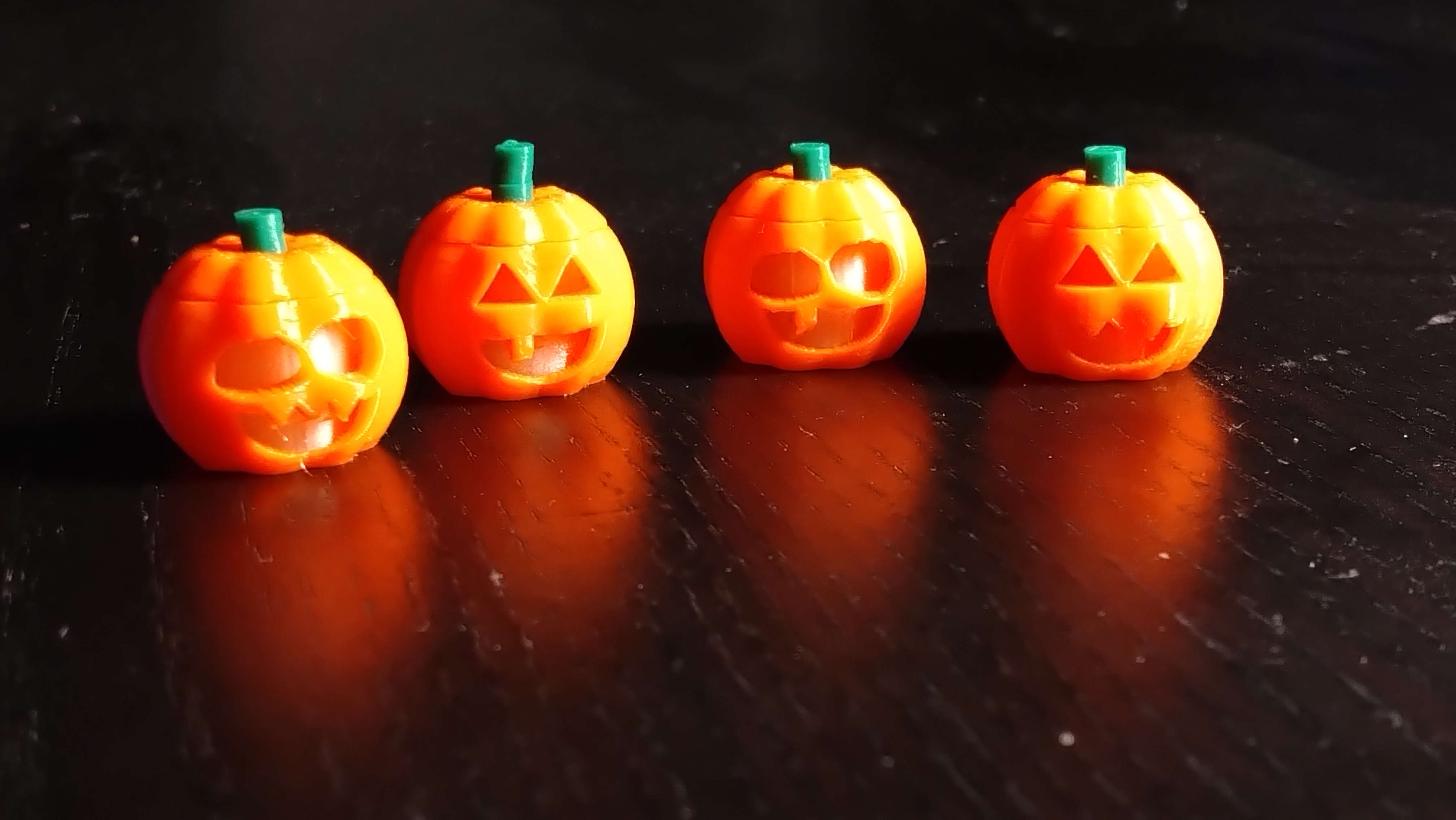 Miniatura 5 do modelo 3D Mini pumpkin with face