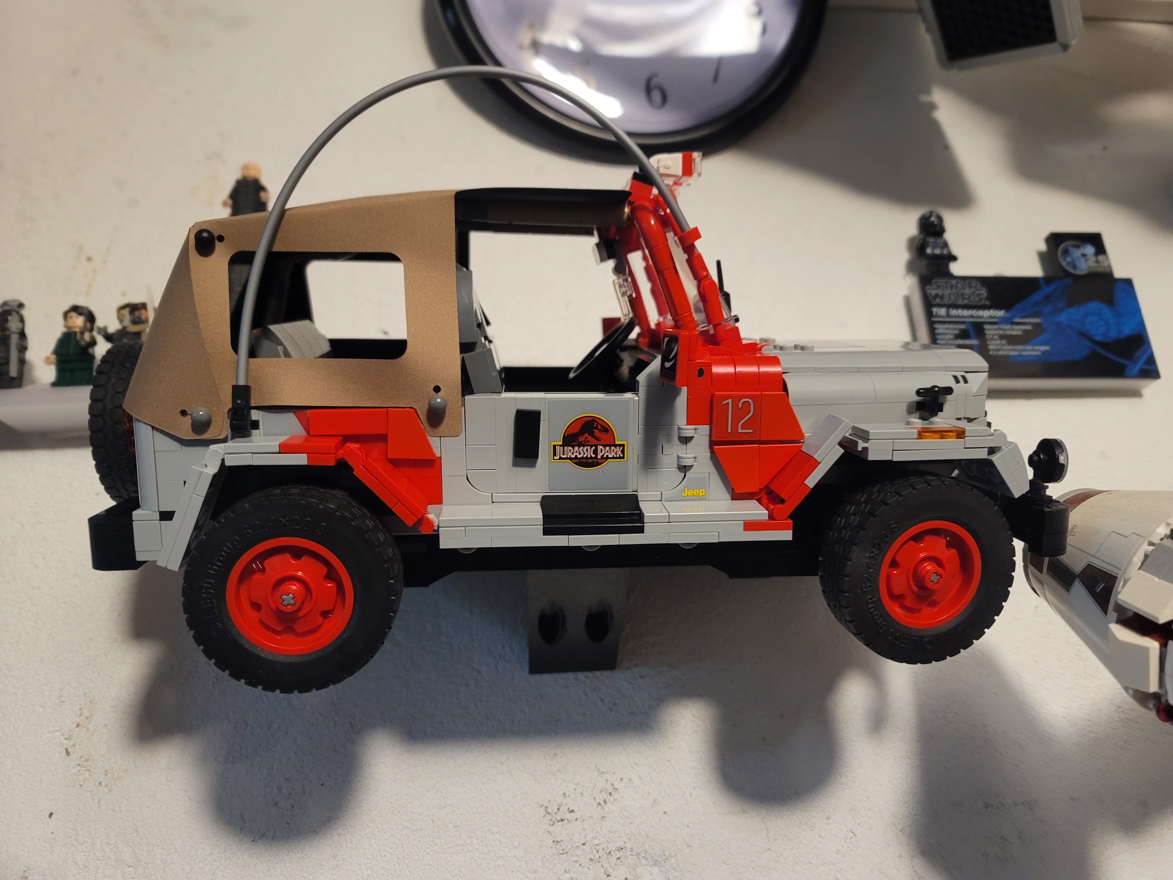 Wall mount for the Jurassic Park Jeep Wrangler 77984