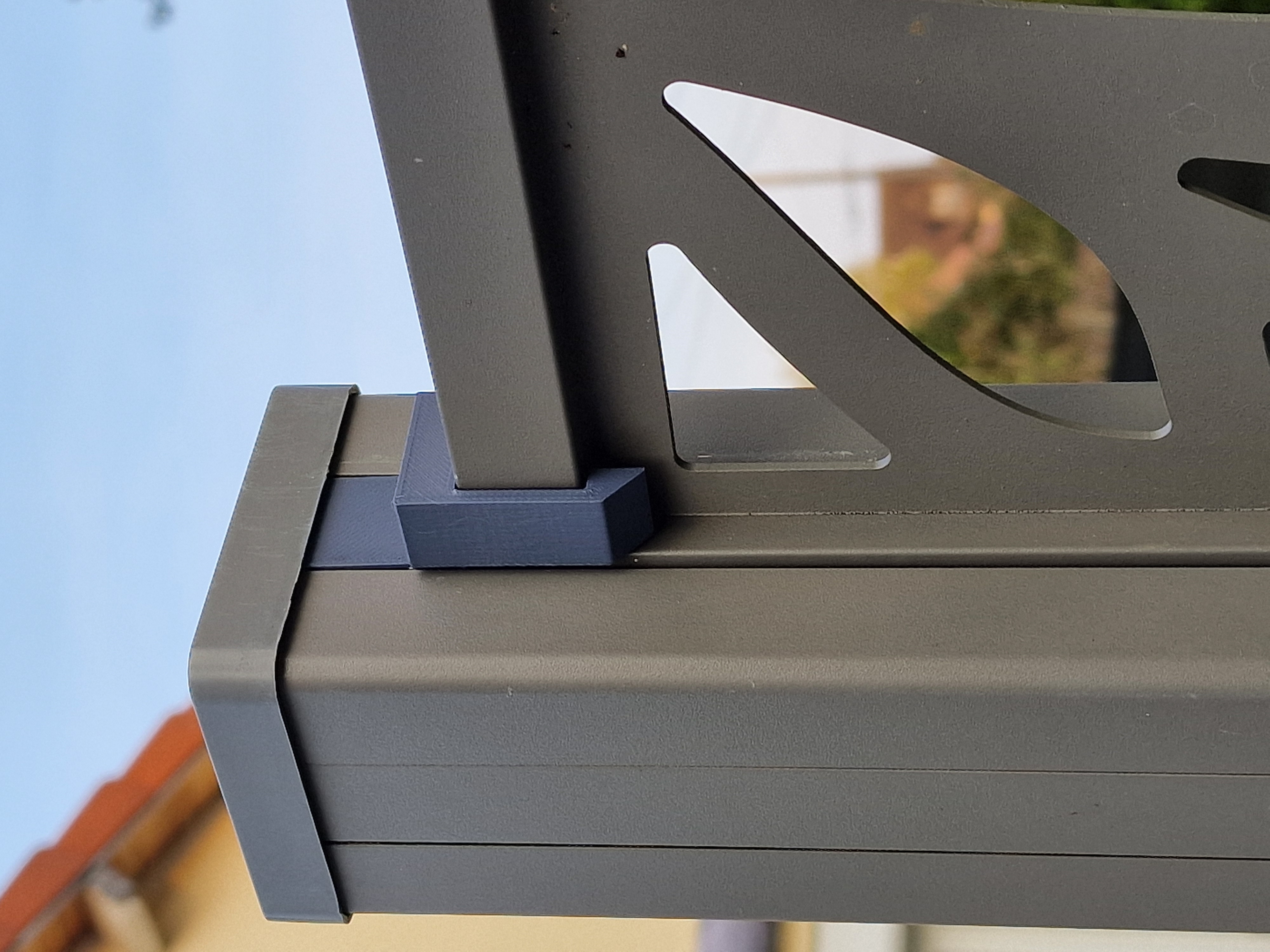Fastening clips - Neva fence from Castorama