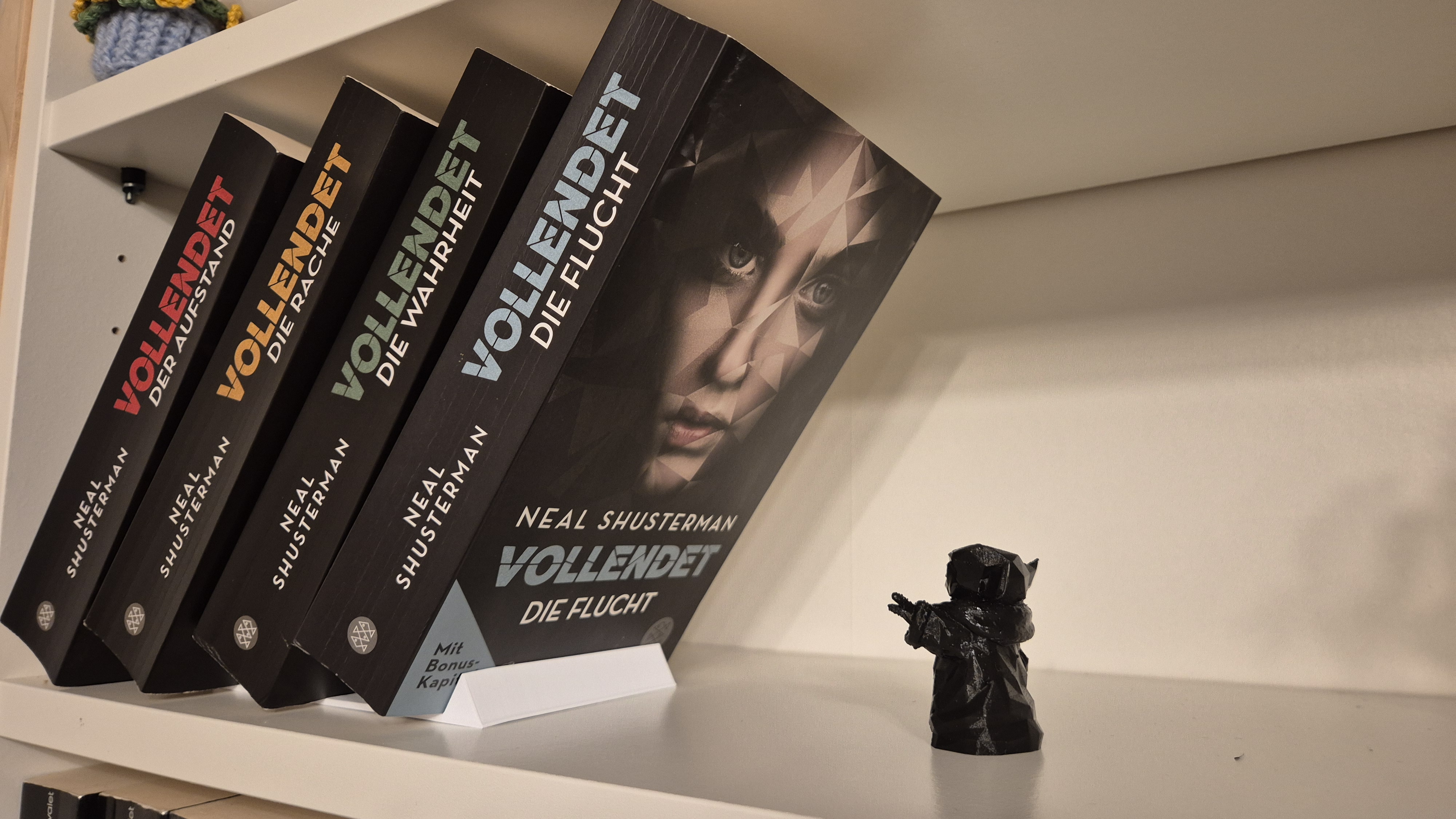 Tilted Stealth Bookstand – Invisible Display Stand