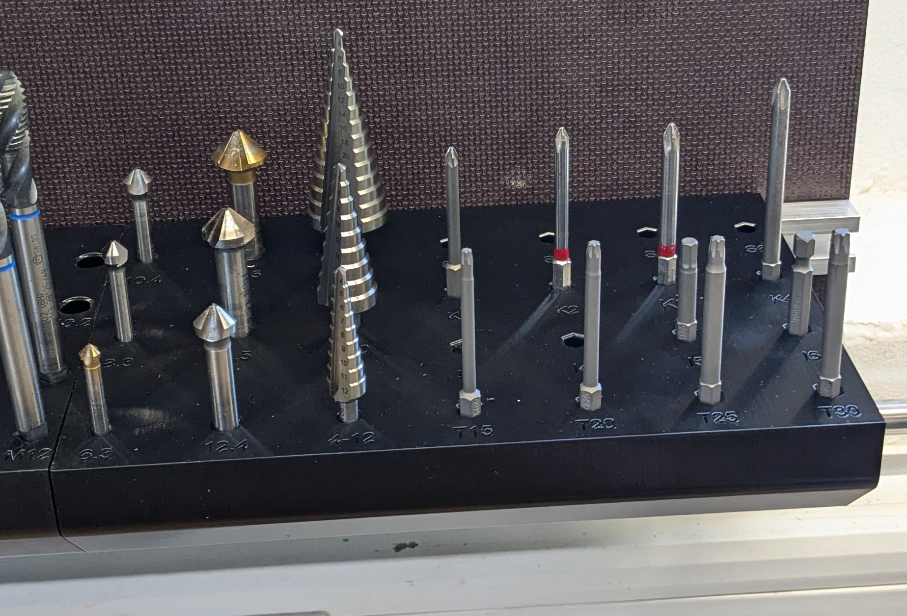 thread, countersink, step drill, bit insert holder