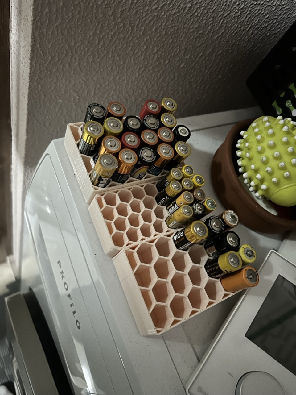Battery Holder - Less Material Used 3D model