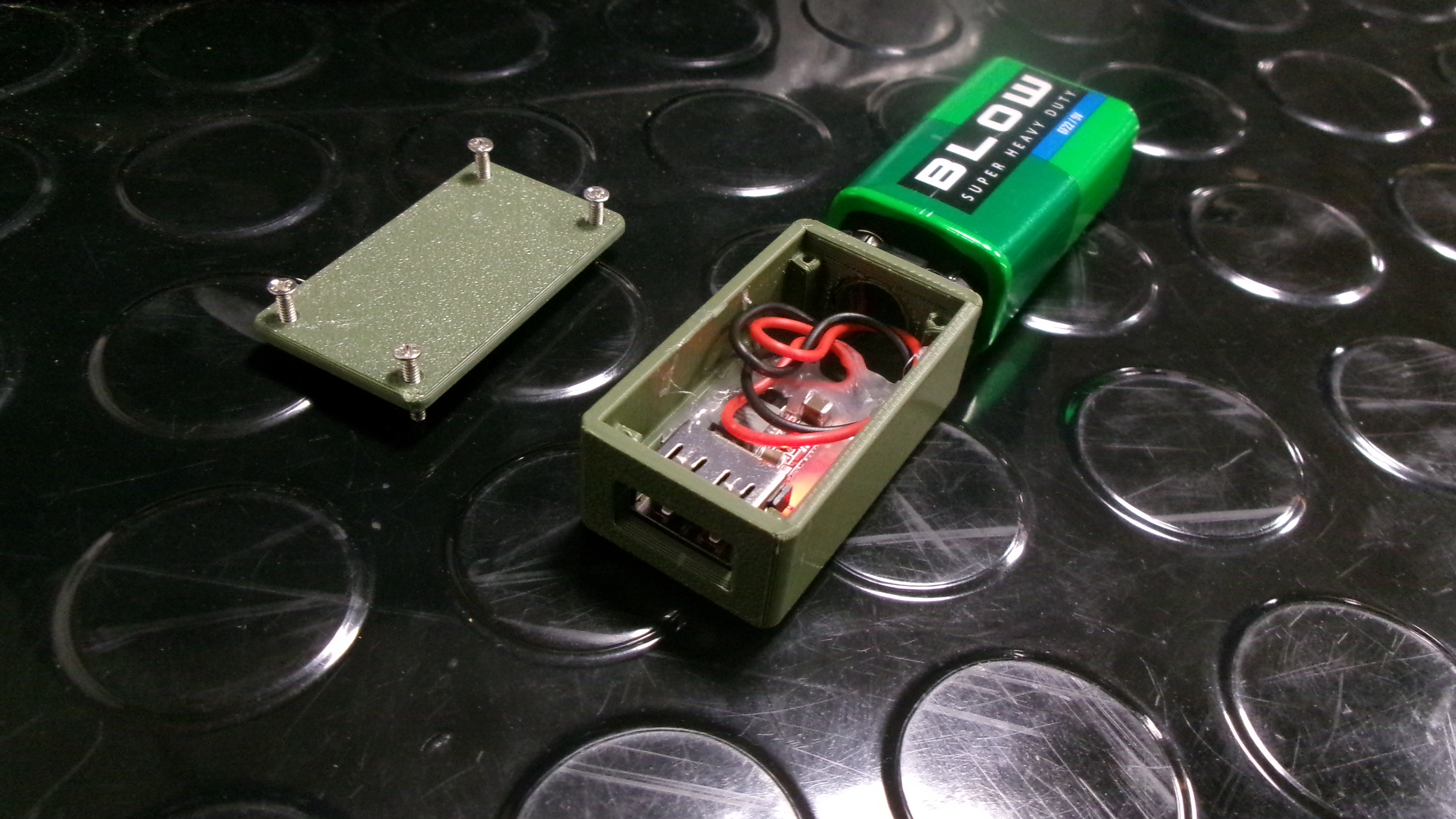 9v battery powerbank EDC emergency charger PP3 / 6LR61 / 6F22