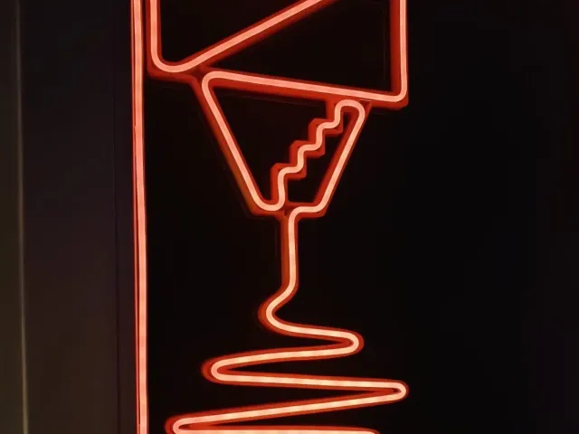 Decorative 'neon' led light-Nozzle and filament