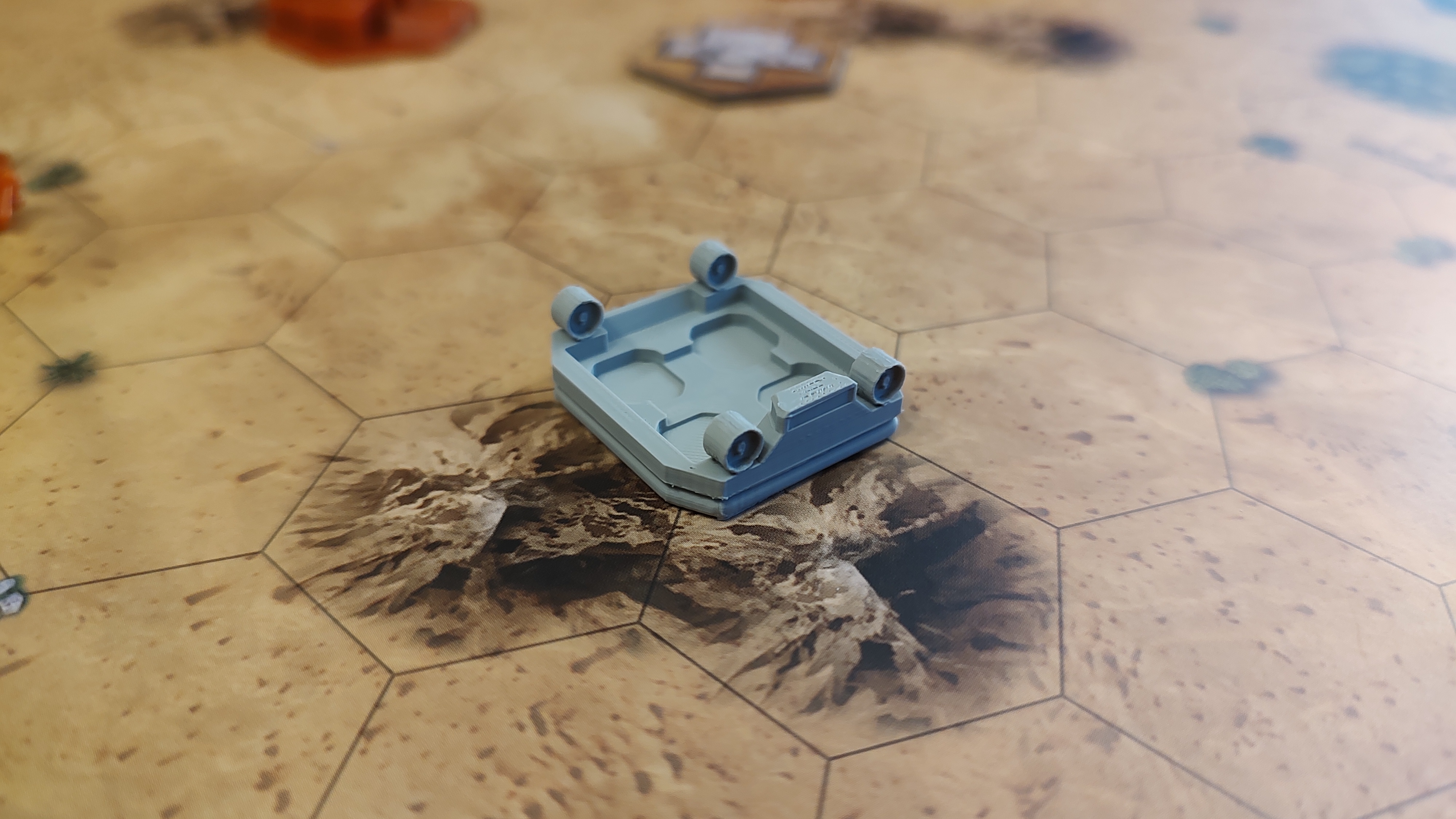 Dominate & Delegate Hovercraft — miniatura 4