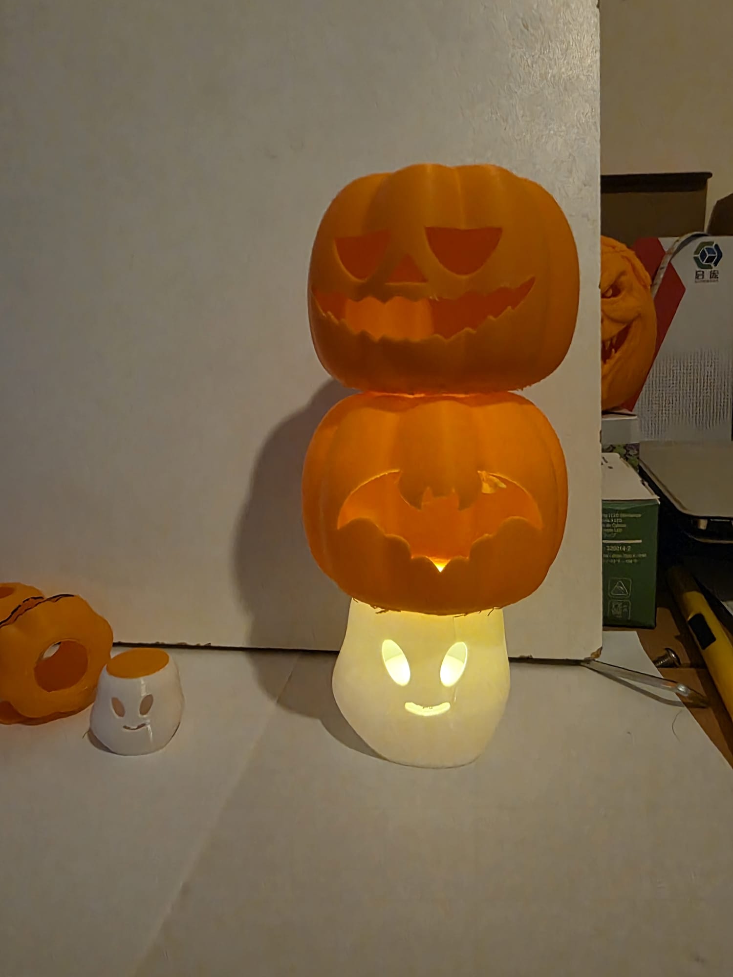 Miniatura 4 do modelo 3D Halloween Pumpkin & Ghost Stackable Decor 3D Model