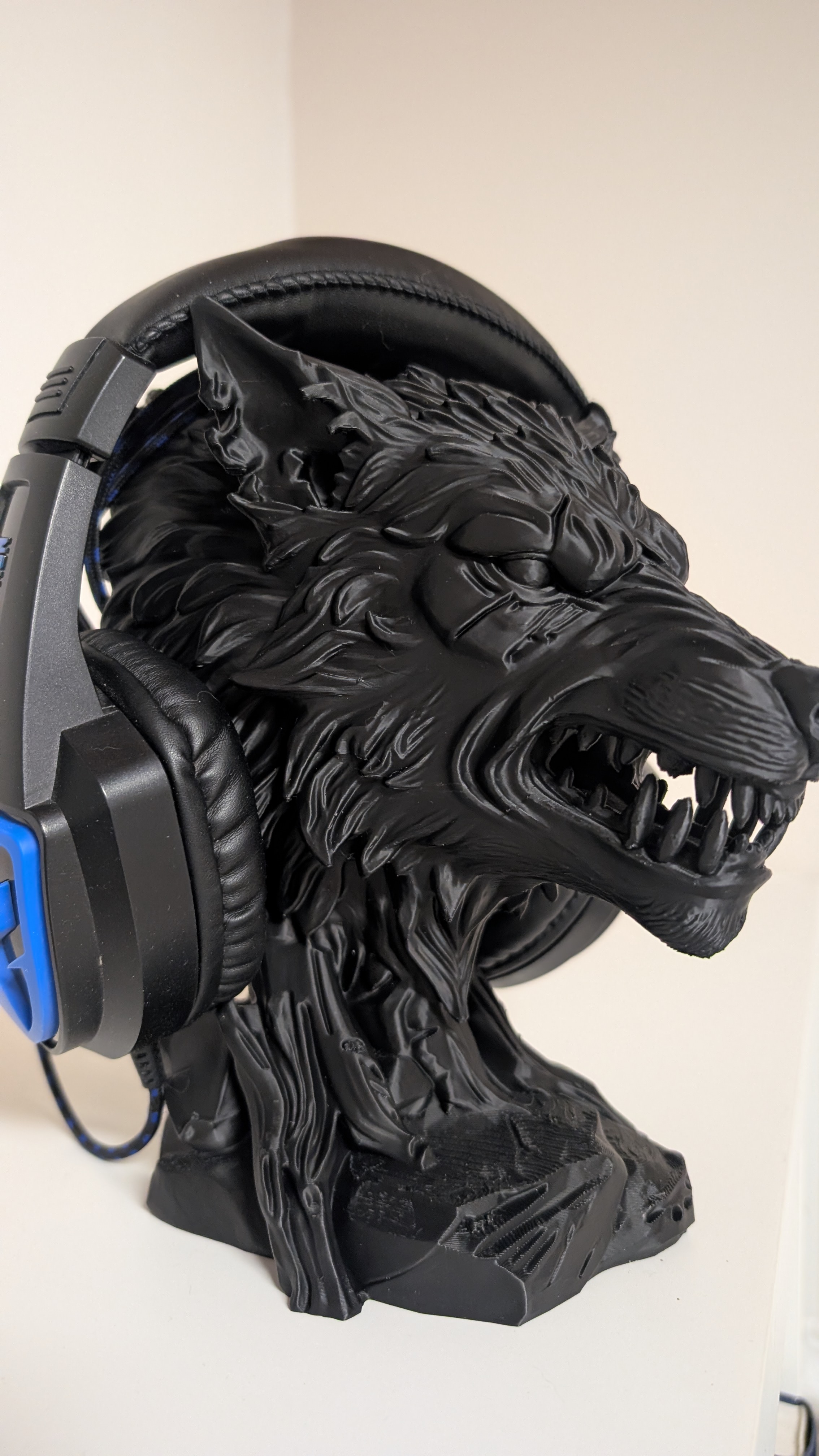 Wolfbust _ Headsetholder
