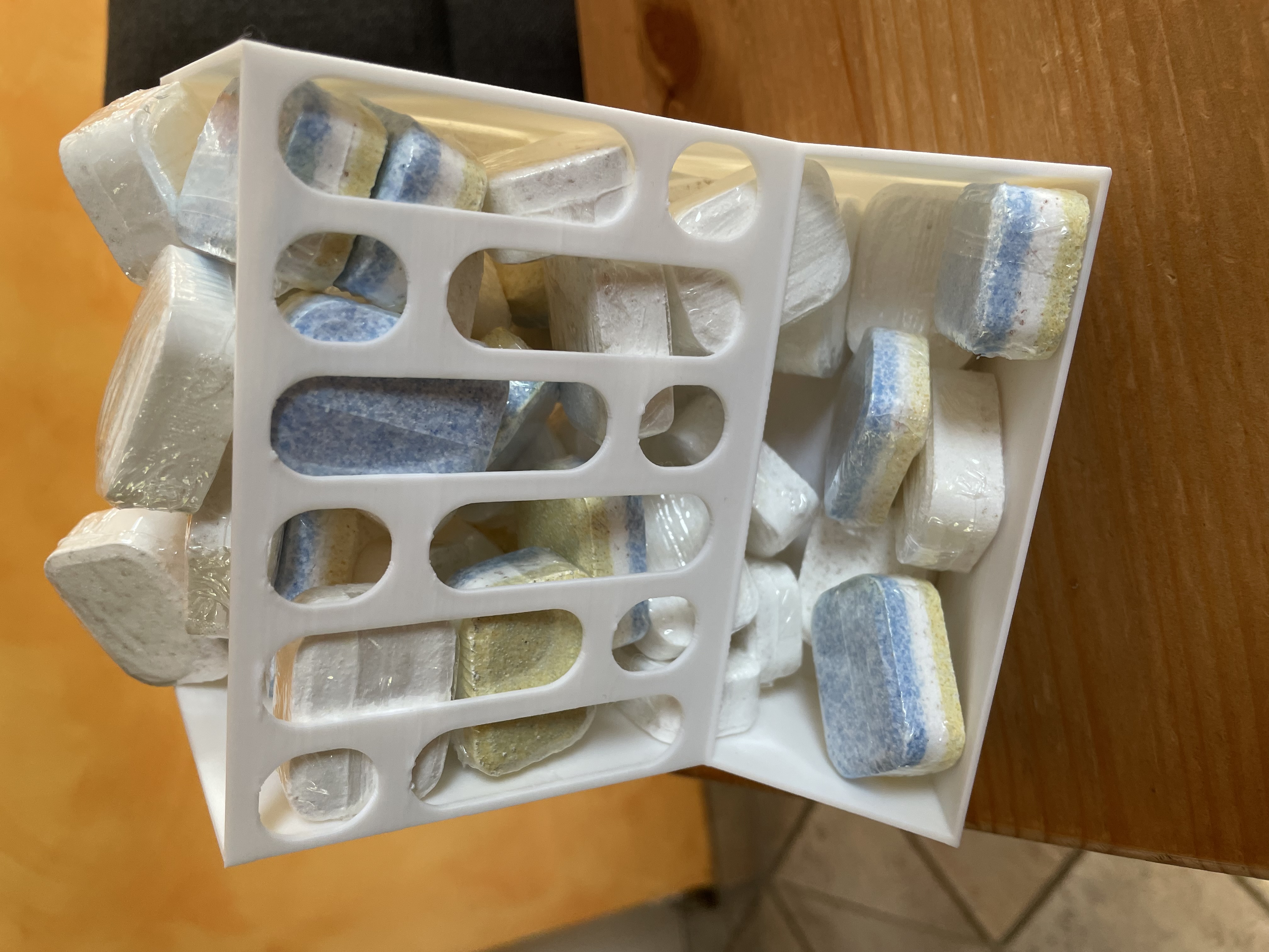 Tab Dispenser with Wall Mount