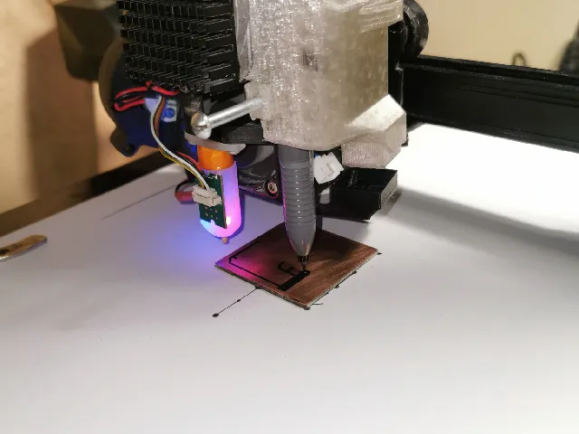 K3D head pen holder