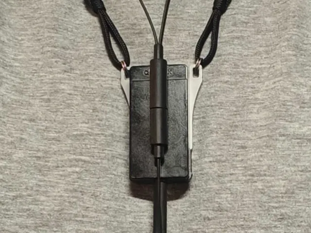 Qudelix 5K Neck Hanger vertically flipped