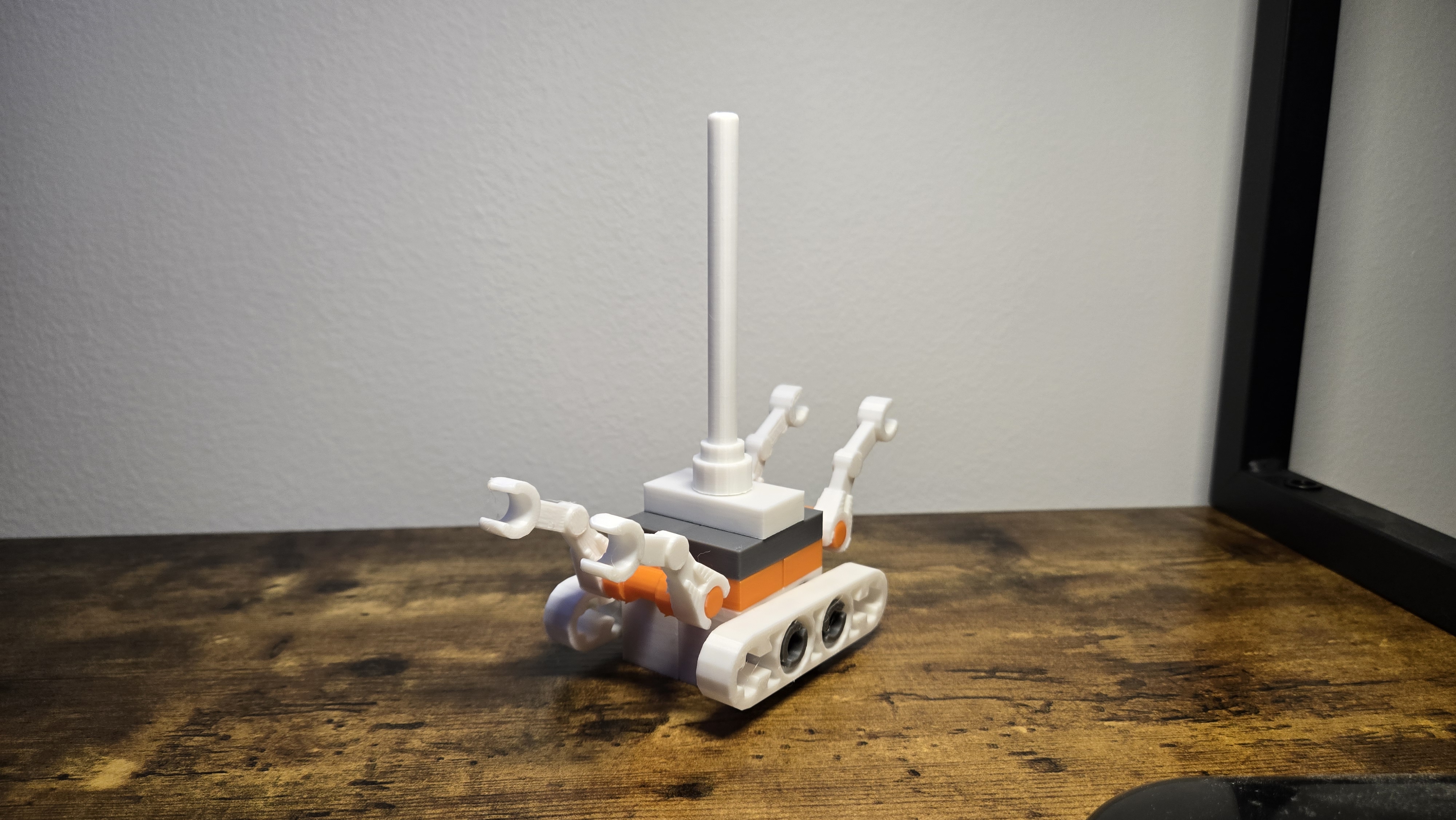 Big Bricks Classic Treadwell Droid 250%