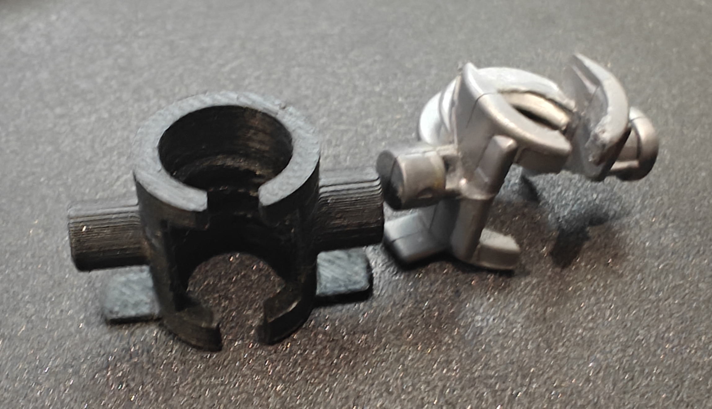 Bruder 42632 - lever thread holder