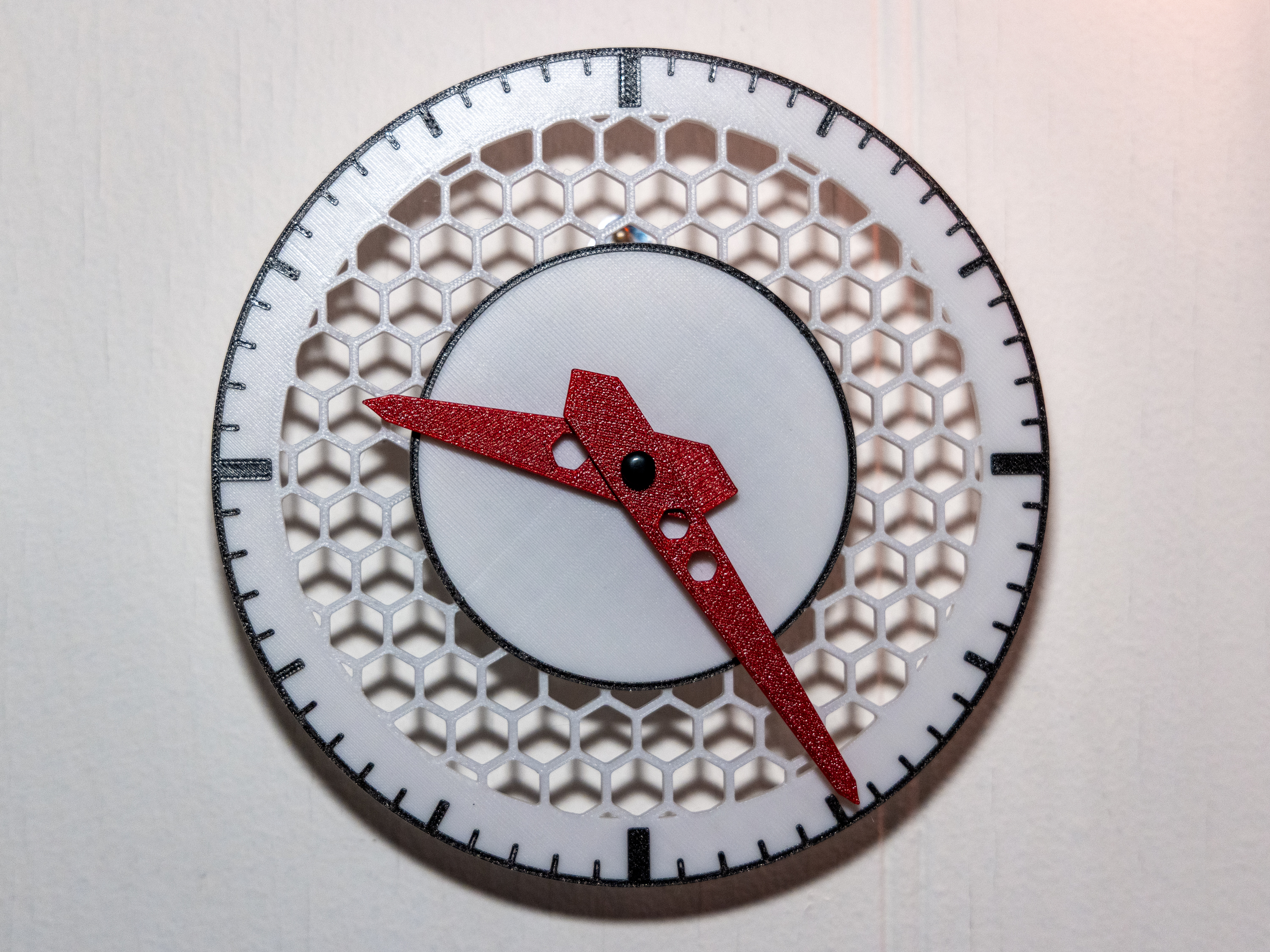 HexCore Clock – Minimal Lightweight Wall Clock