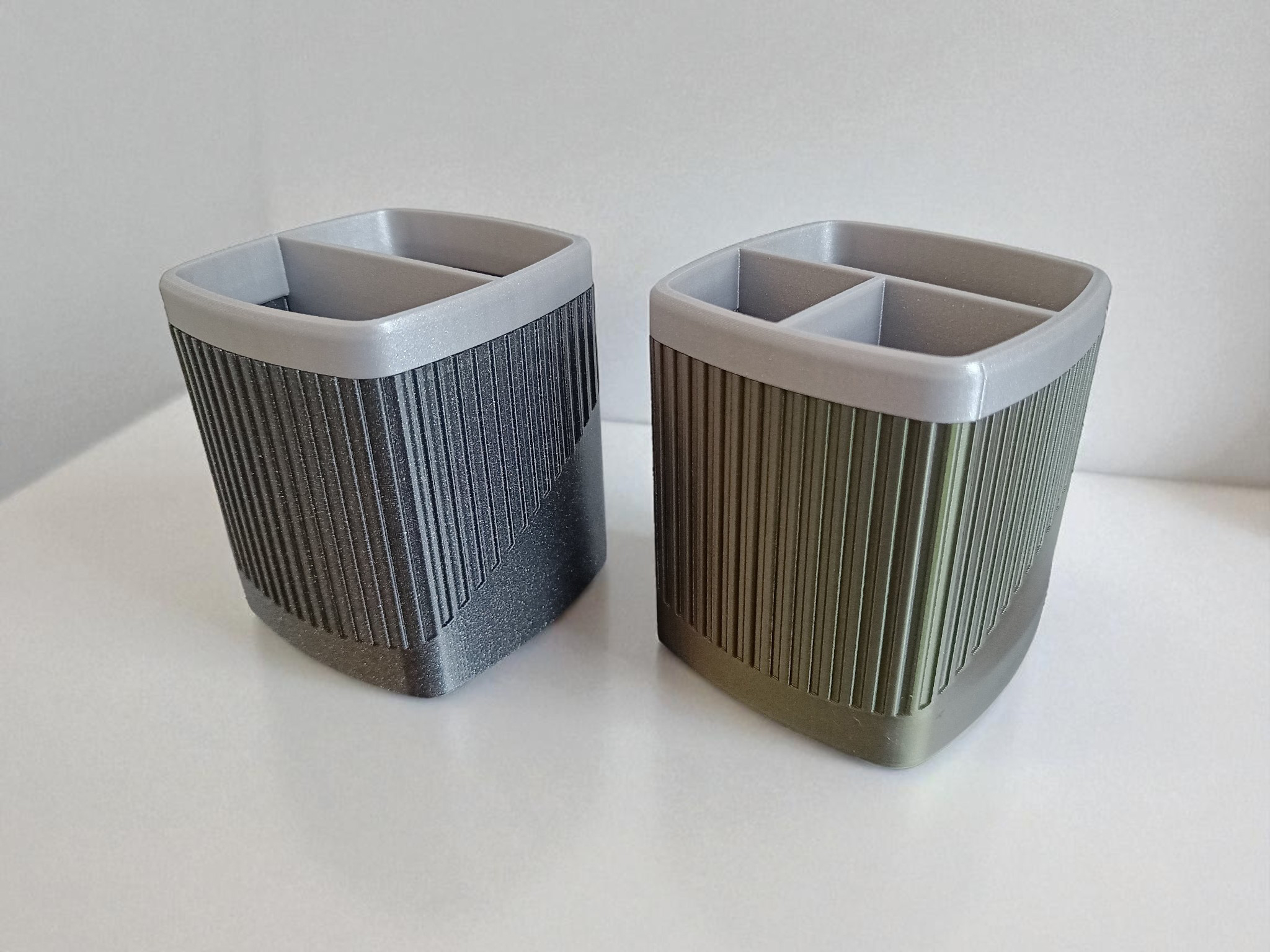 Ribbed Pen Holder