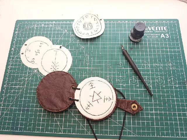 Palm Quire leather template from Witch Hat Atelier