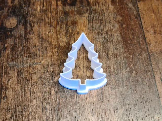 Christmas: tree cookie cutter small