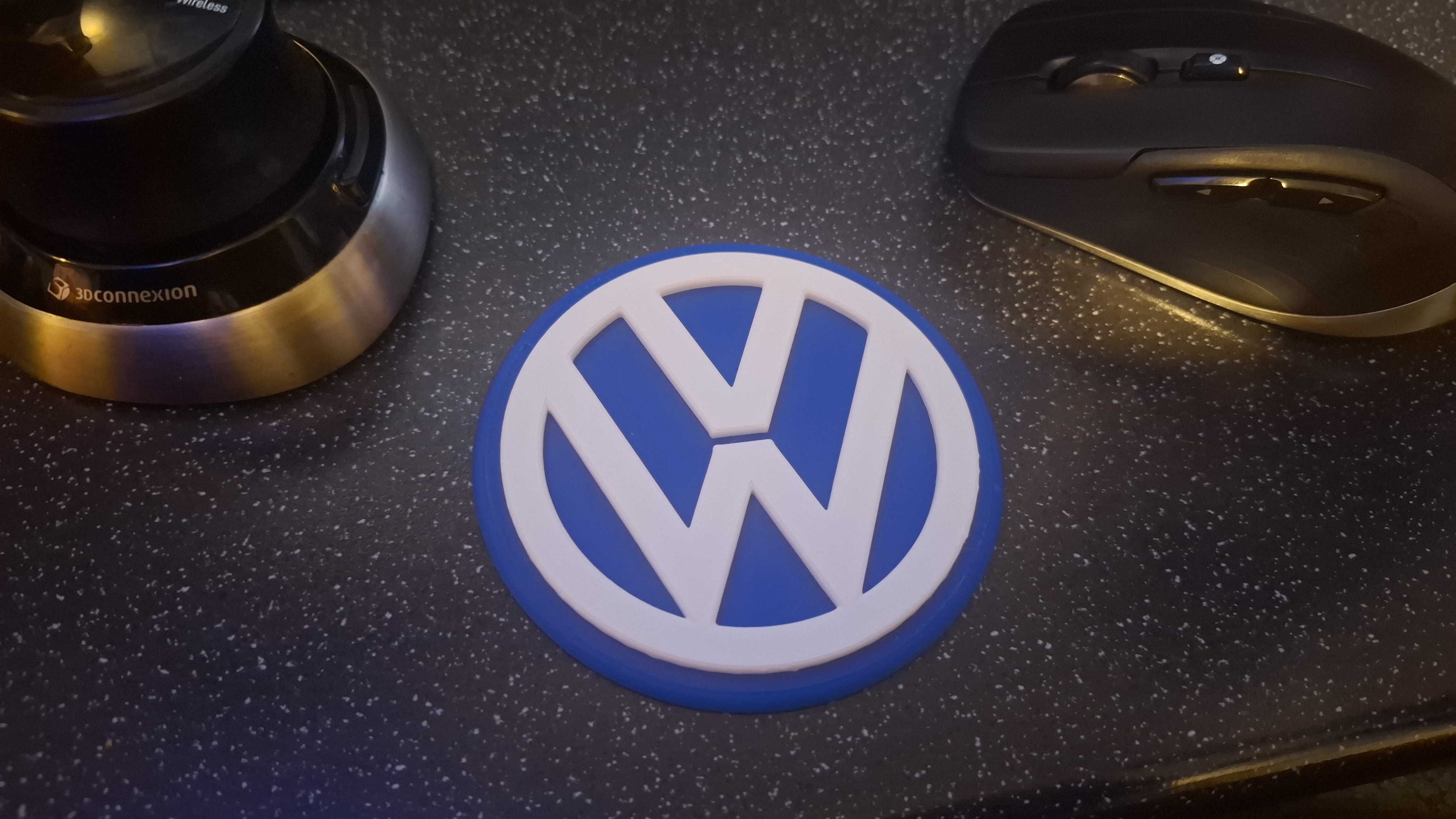 VW Logo Coaster 3D model by parkyi