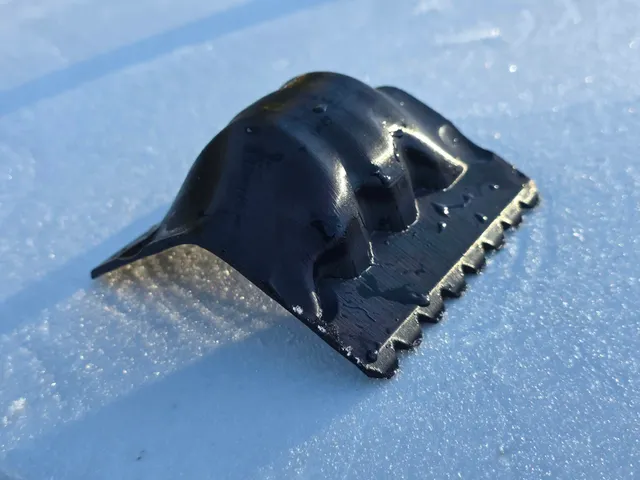 Zig-Zag PalmBlade – double-sided ice scraper