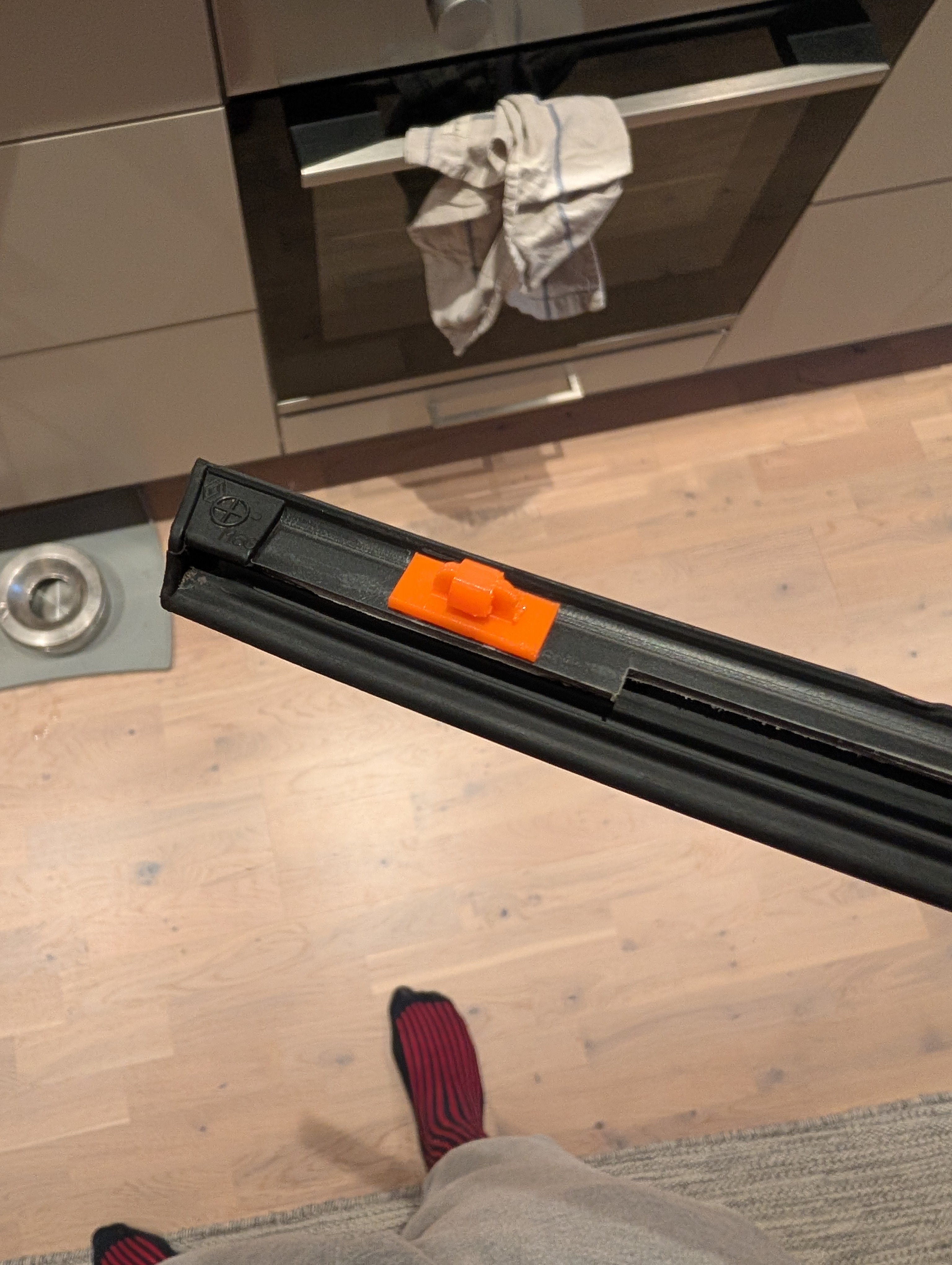 Renault Zoe window rubber trim clip 3D model