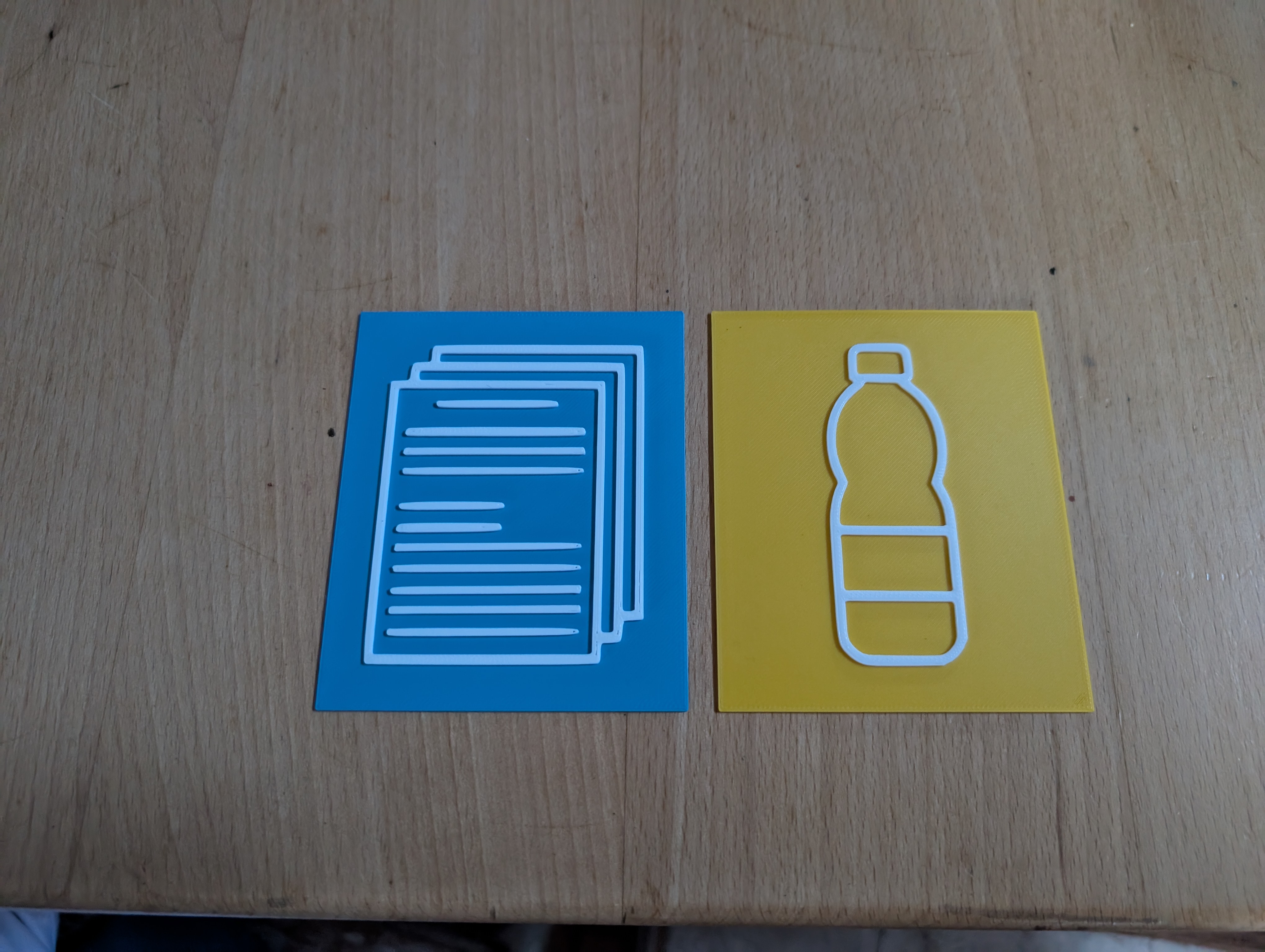 Simple waste sorting labels