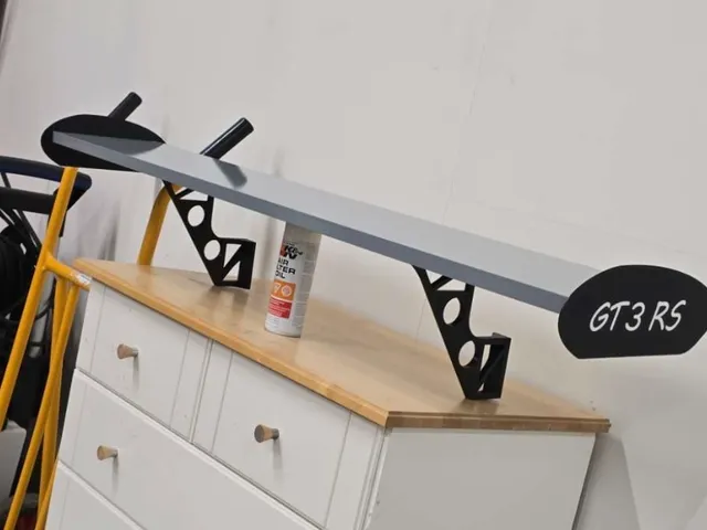 Car wing / spoiler shelf