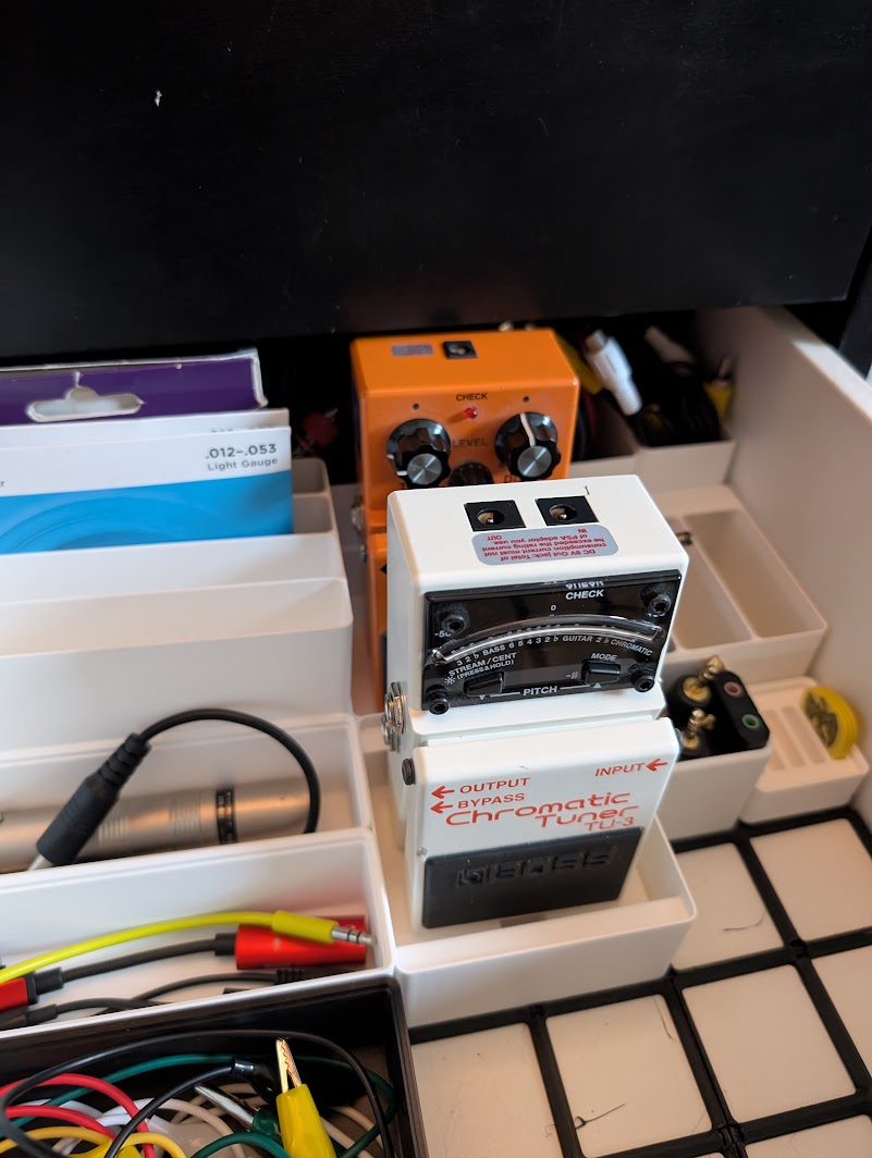 Gridfinity Guitar Pedal Holder