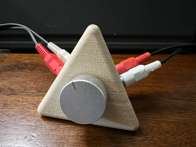 Pyramid-Shaped Stereo Volume Controller