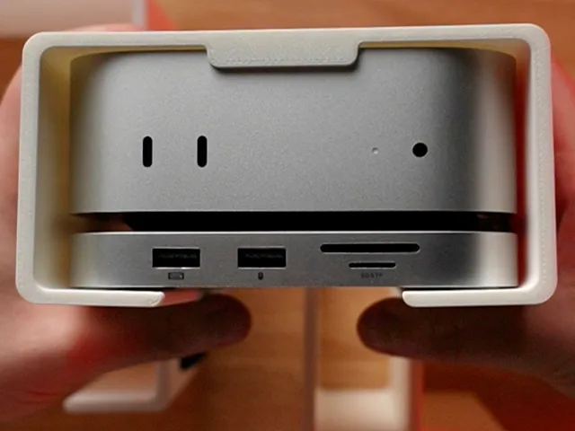 M4 Mac mini under desk bracket mount