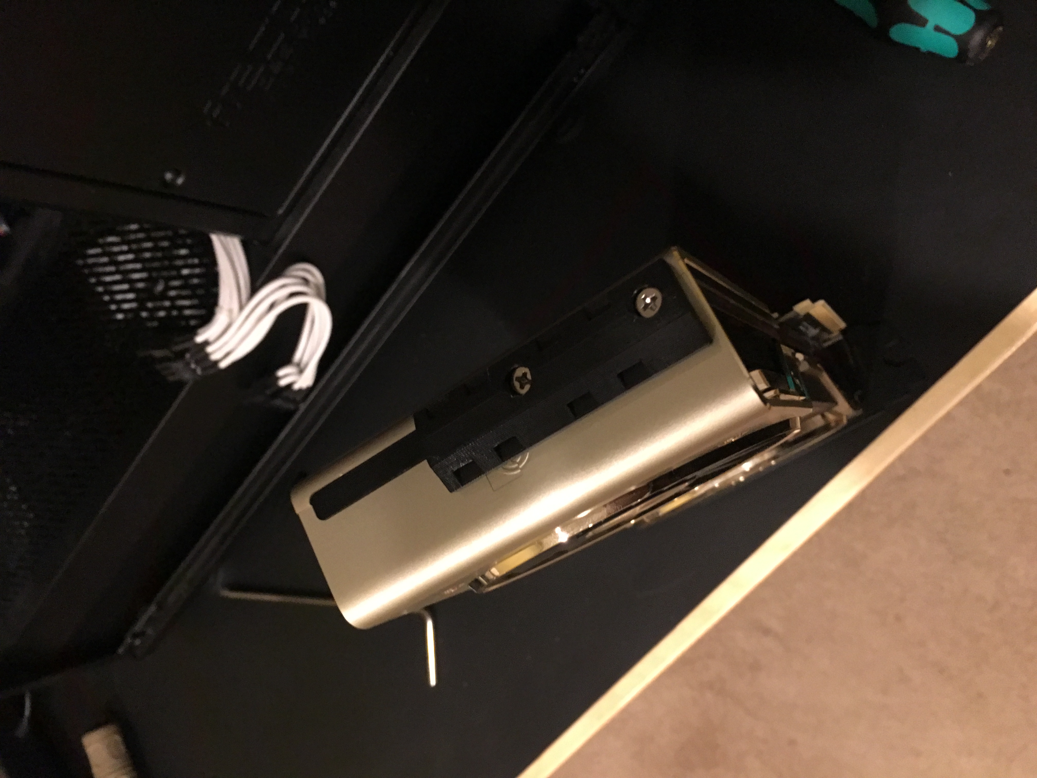 NVIDIA GPU Cable Management — miniatura 2