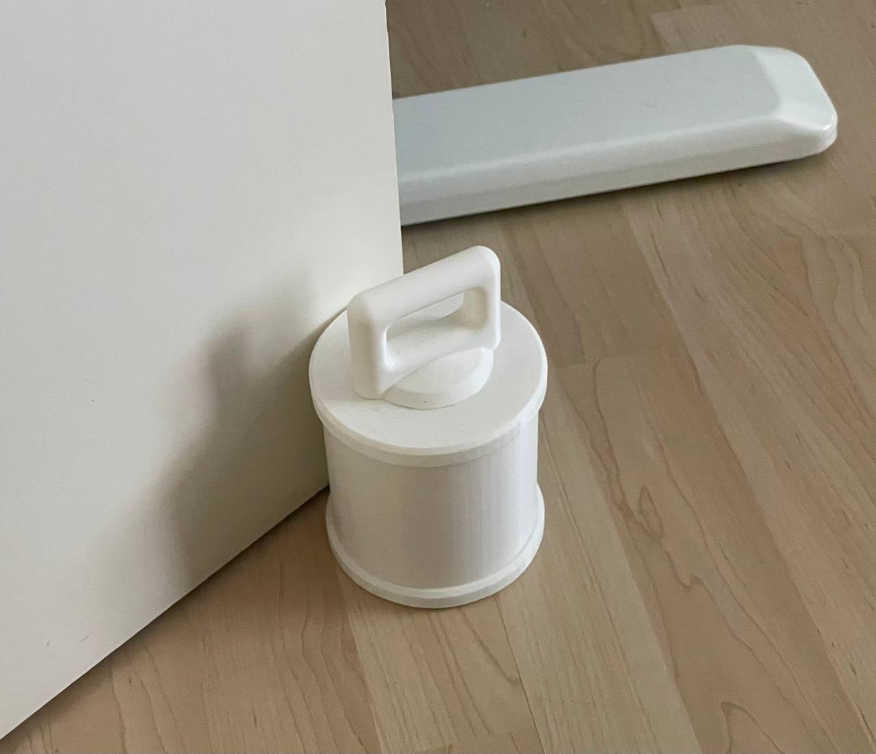 Miniatura 2 do modelo 3D Door or Window Stopper