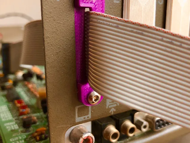 Apple //e backplane glands type Two
