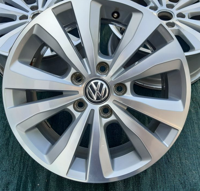 Volkswagen krytka náboje kola