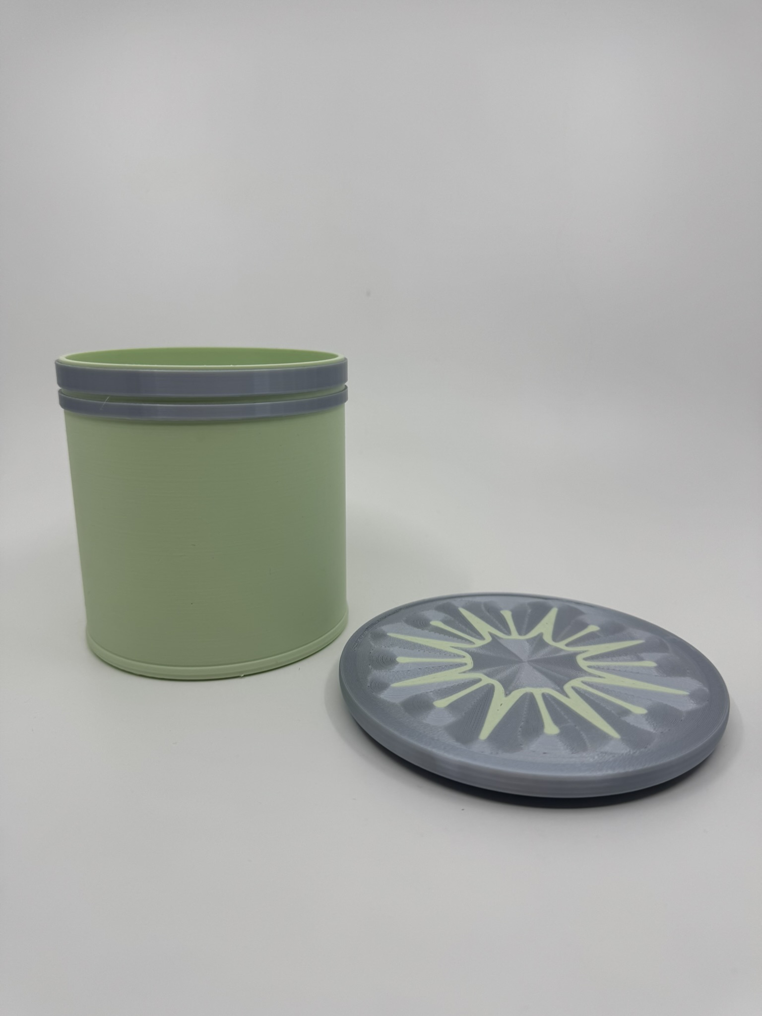 Trivet and Kitchen Utensil Holder Set