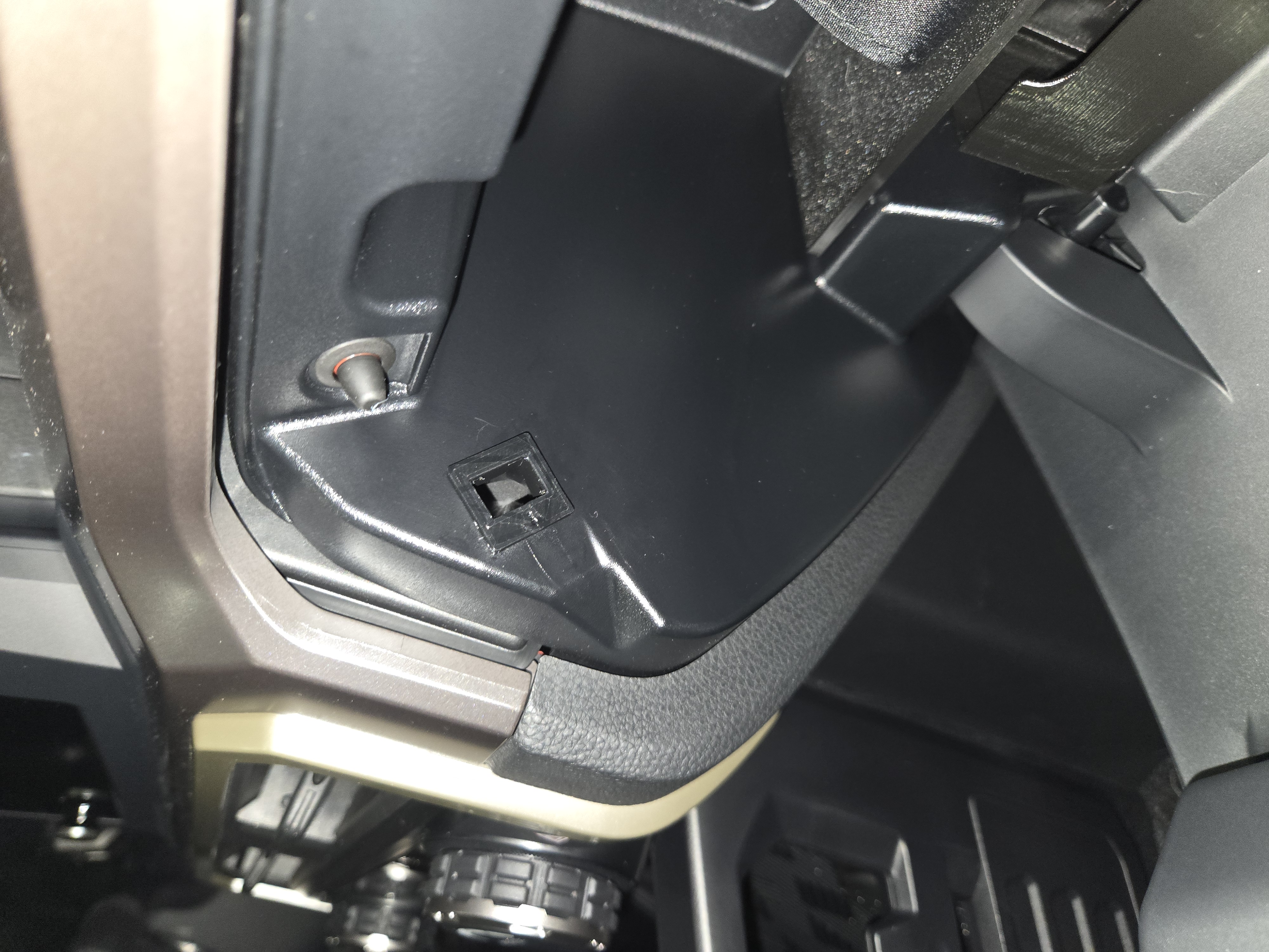 2025 Toyota Tacoma Glove Box fix