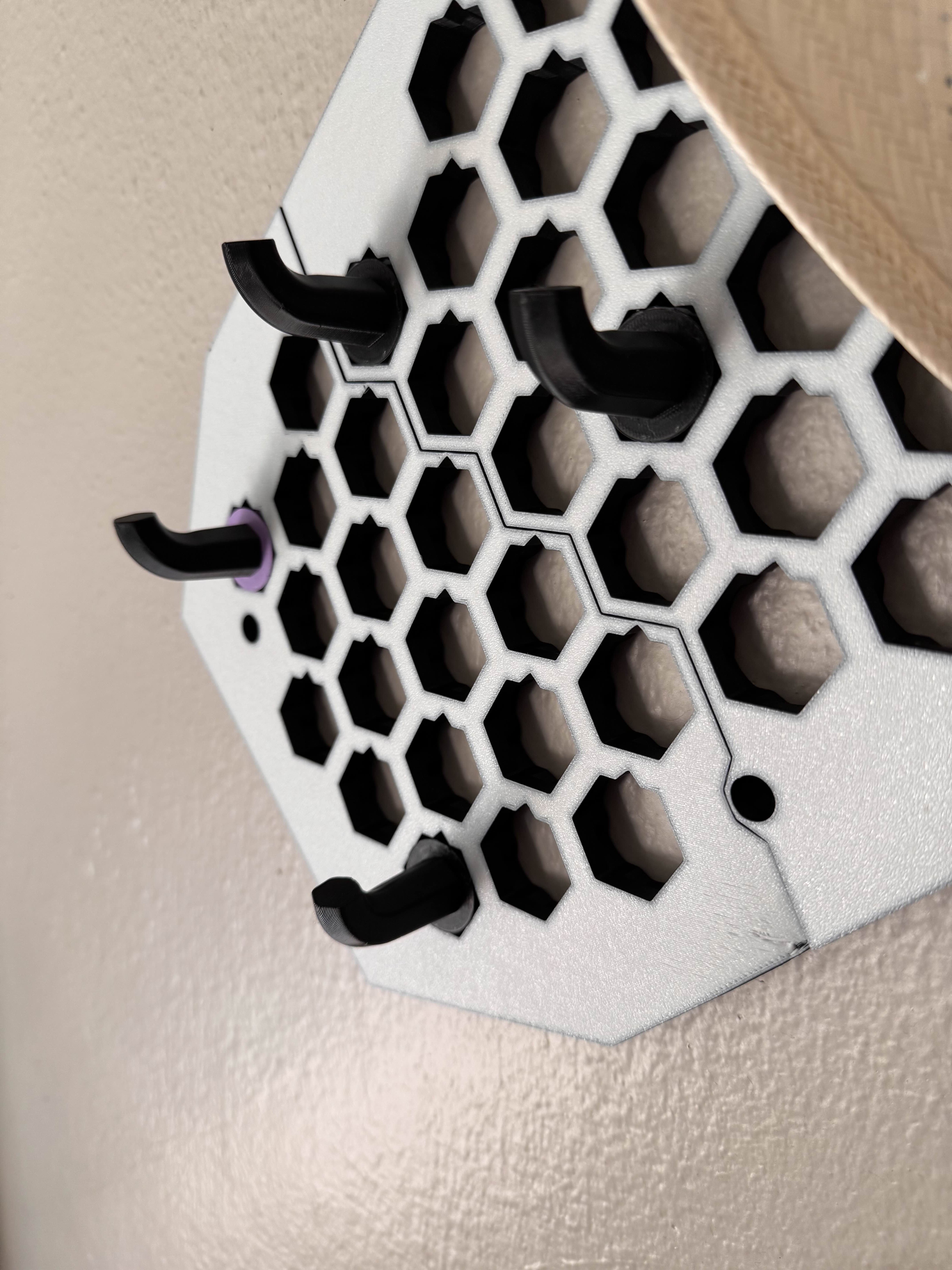 Miniatura 2 do modelo 3D Honeycomb Modular Hat Rack