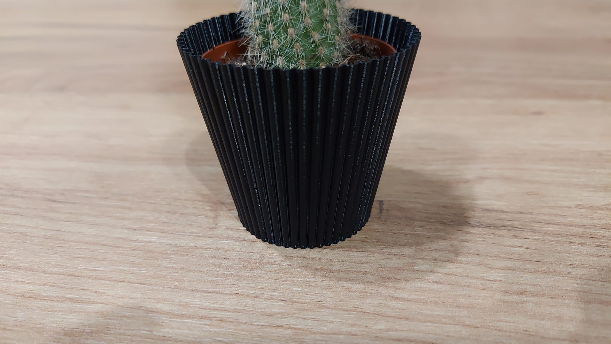 Muffin-Style Flower Pot Cover - Vase Mode