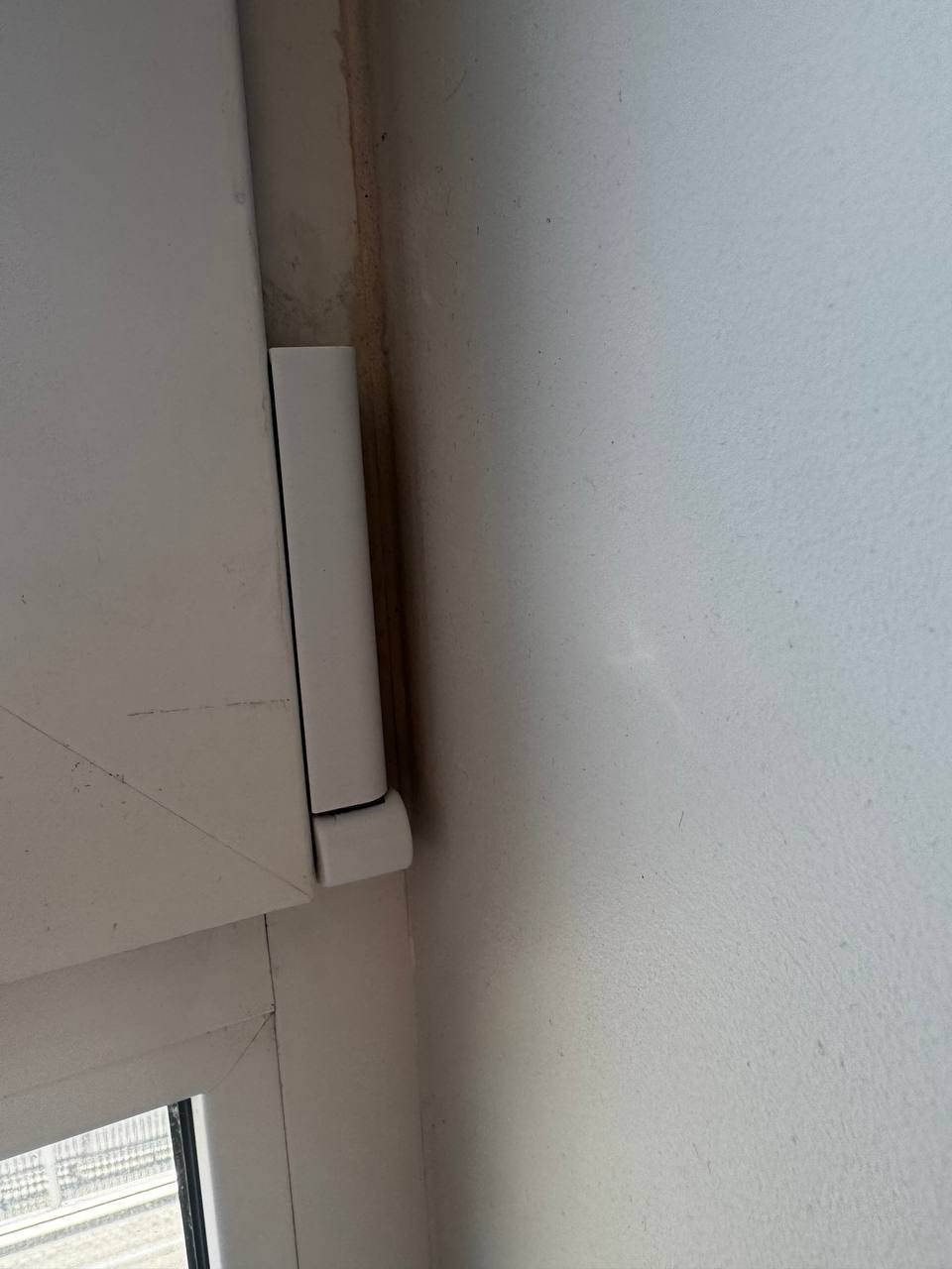 Miniatura 2 do modelo 3D Window hinge cover 90mm