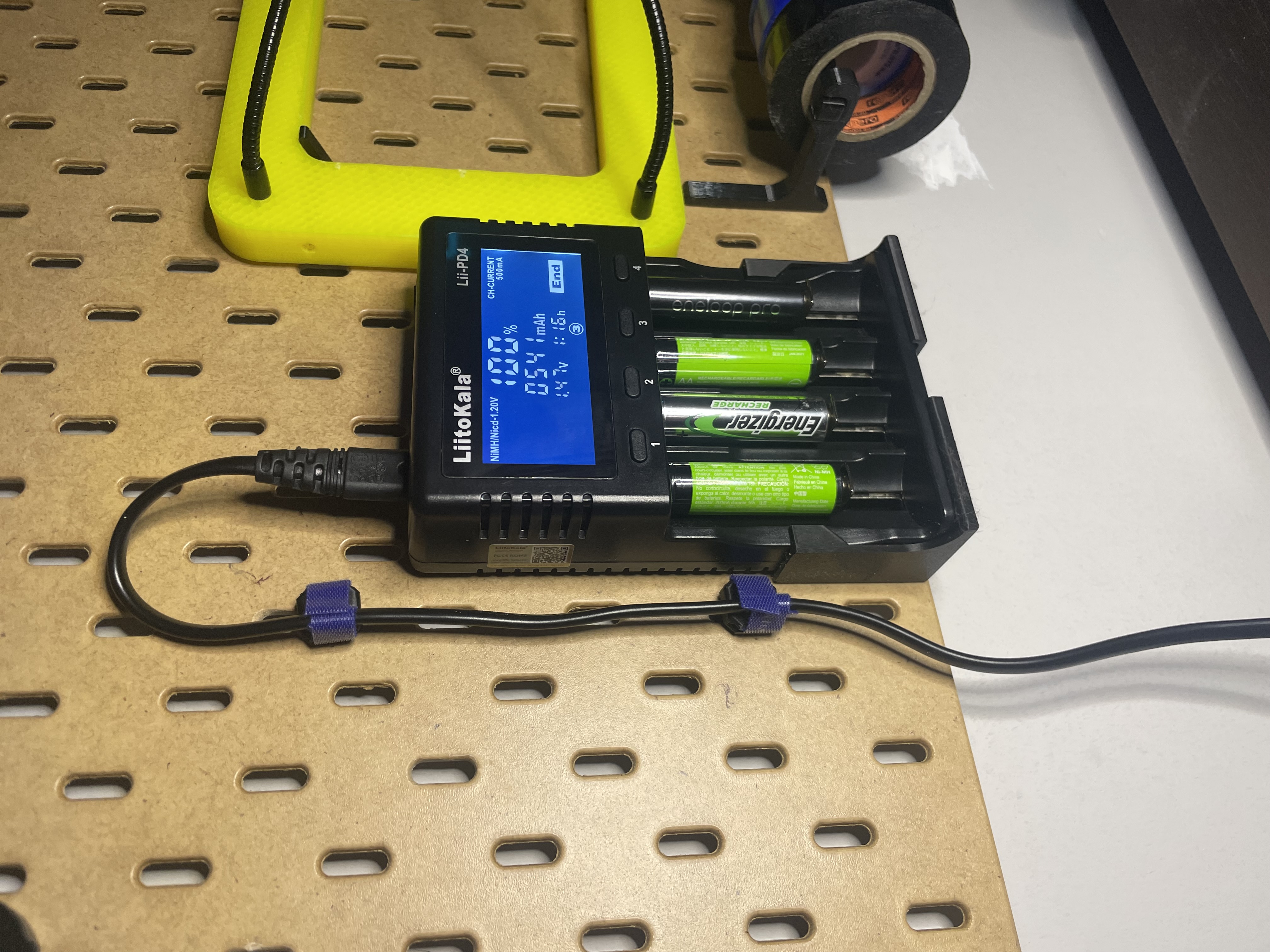 LiitoKala Lii-PD4 Charger Skadis mount