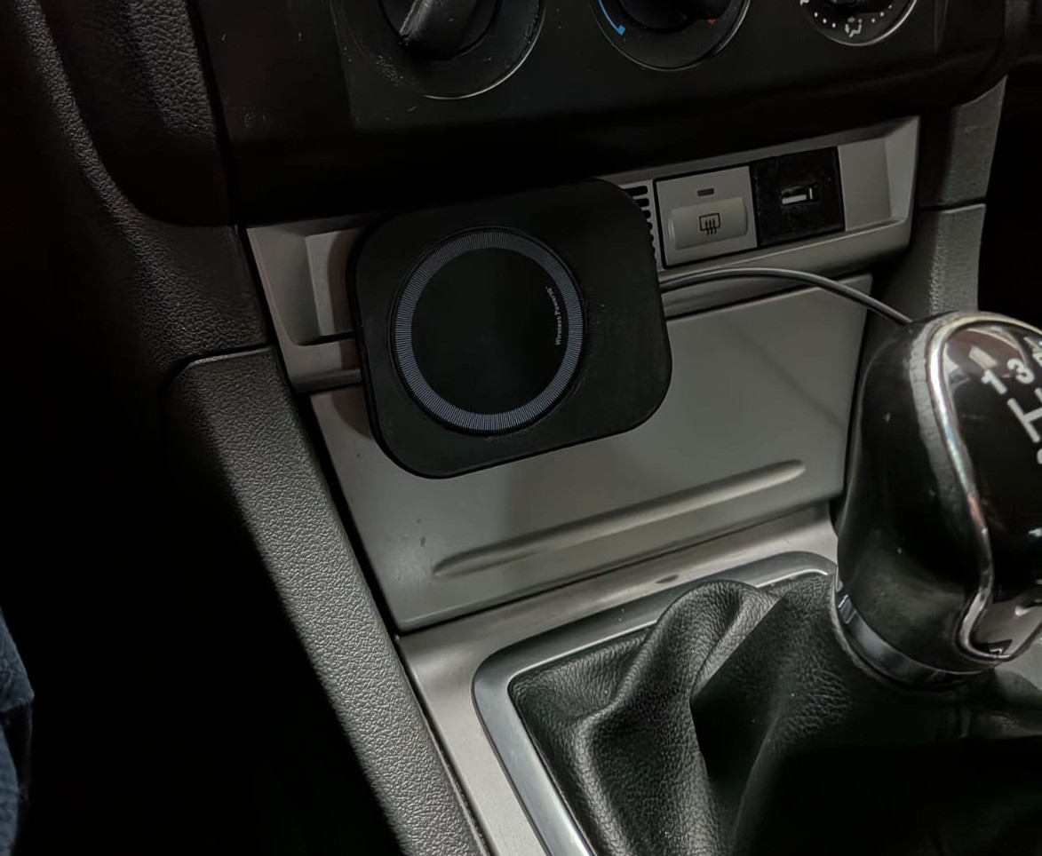 Qi2 Wireless Charger Anker Zolo  Ford Focus MK2
