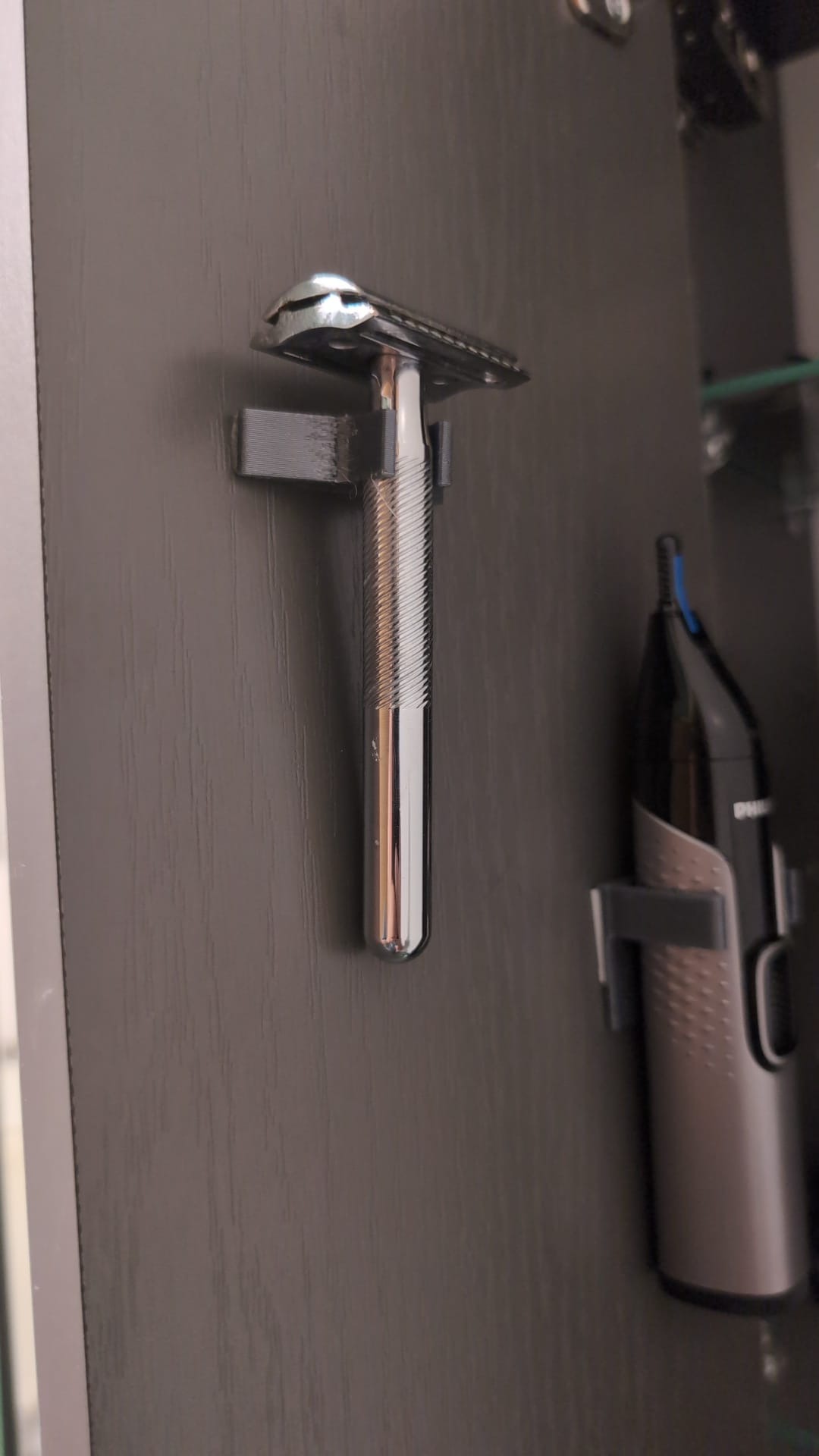 Safety Razor adhesive clip.
