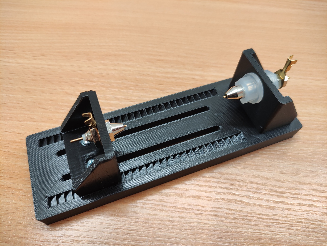 Battery test fixture